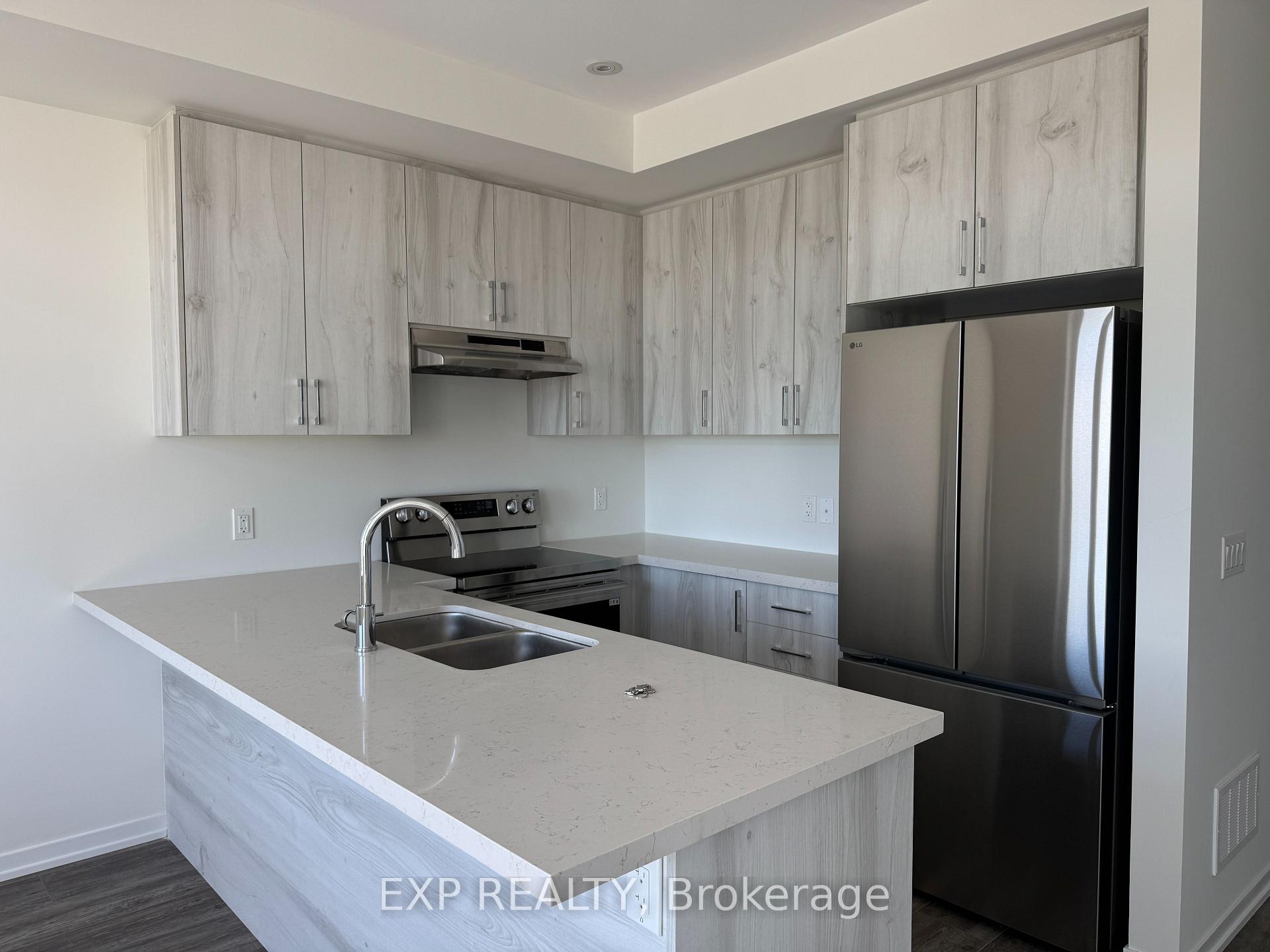 Photo 3 of 1472 19th Avenue, Richmond Hill, Rural Richmond Hill — HOMEH