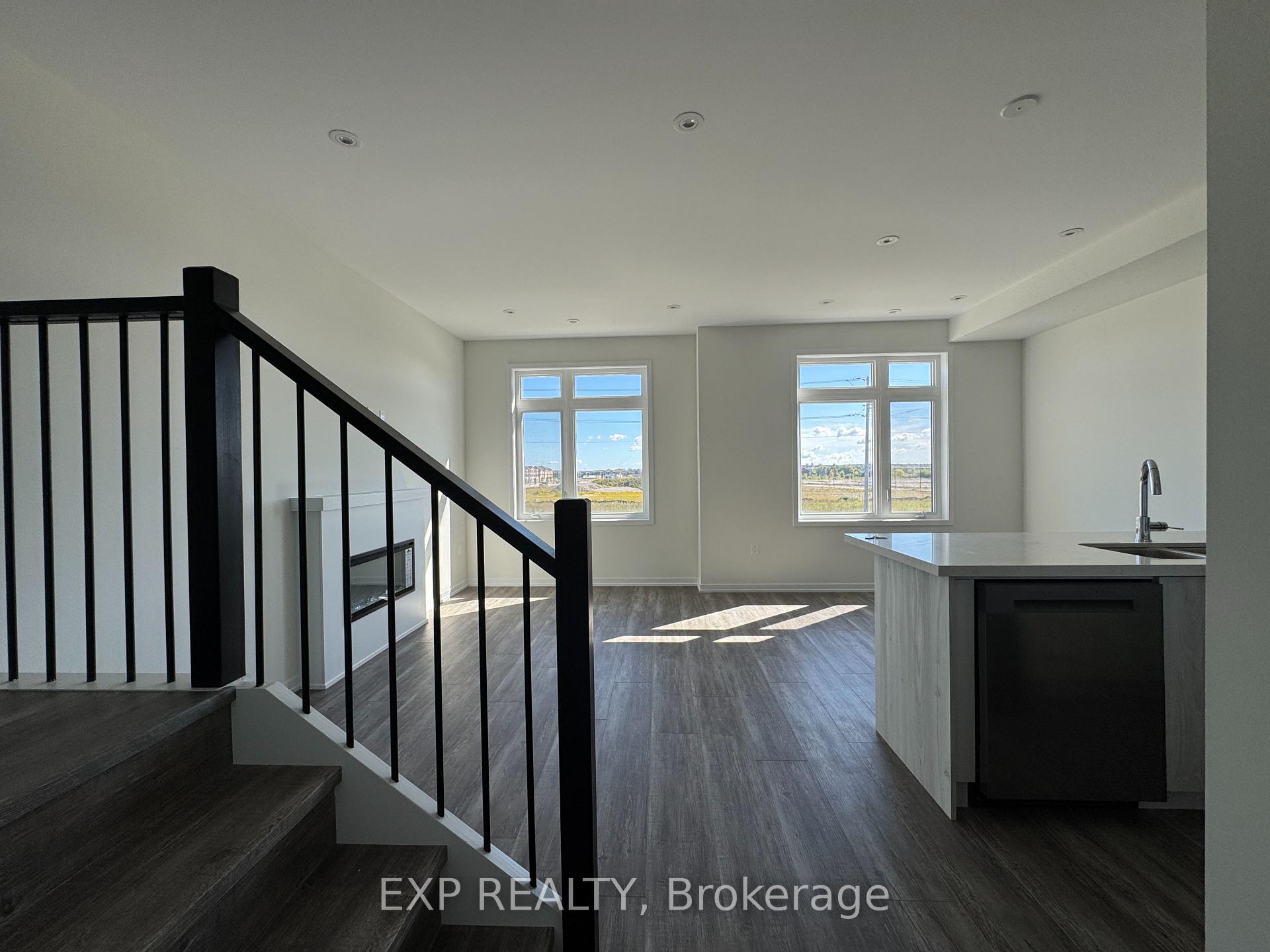 Photo 4 of 1472 19th Avenue, Richmond Hill, Rural Richmond Hill — HOMEH