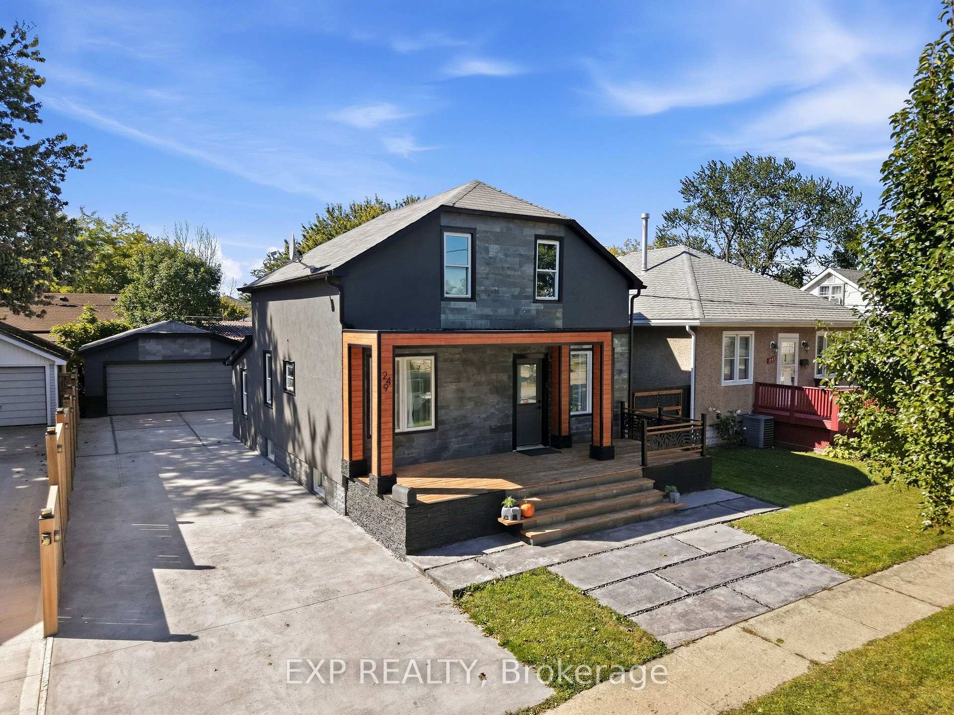 Photo 3 of 249 Wallace Avenue S, Welland, Lincoln/Crowland — HOMEH