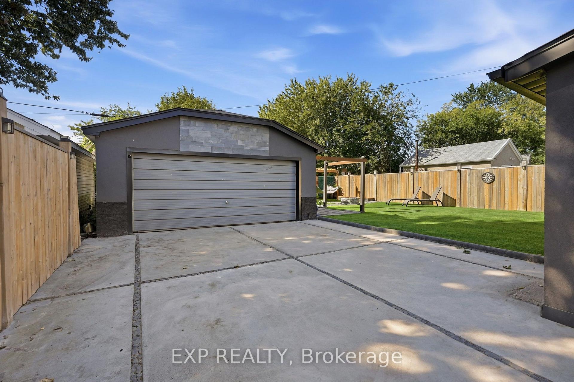 Photo 5 of 249 Wallace Avenue S, Welland, Lincoln/Crowland — HOMEH