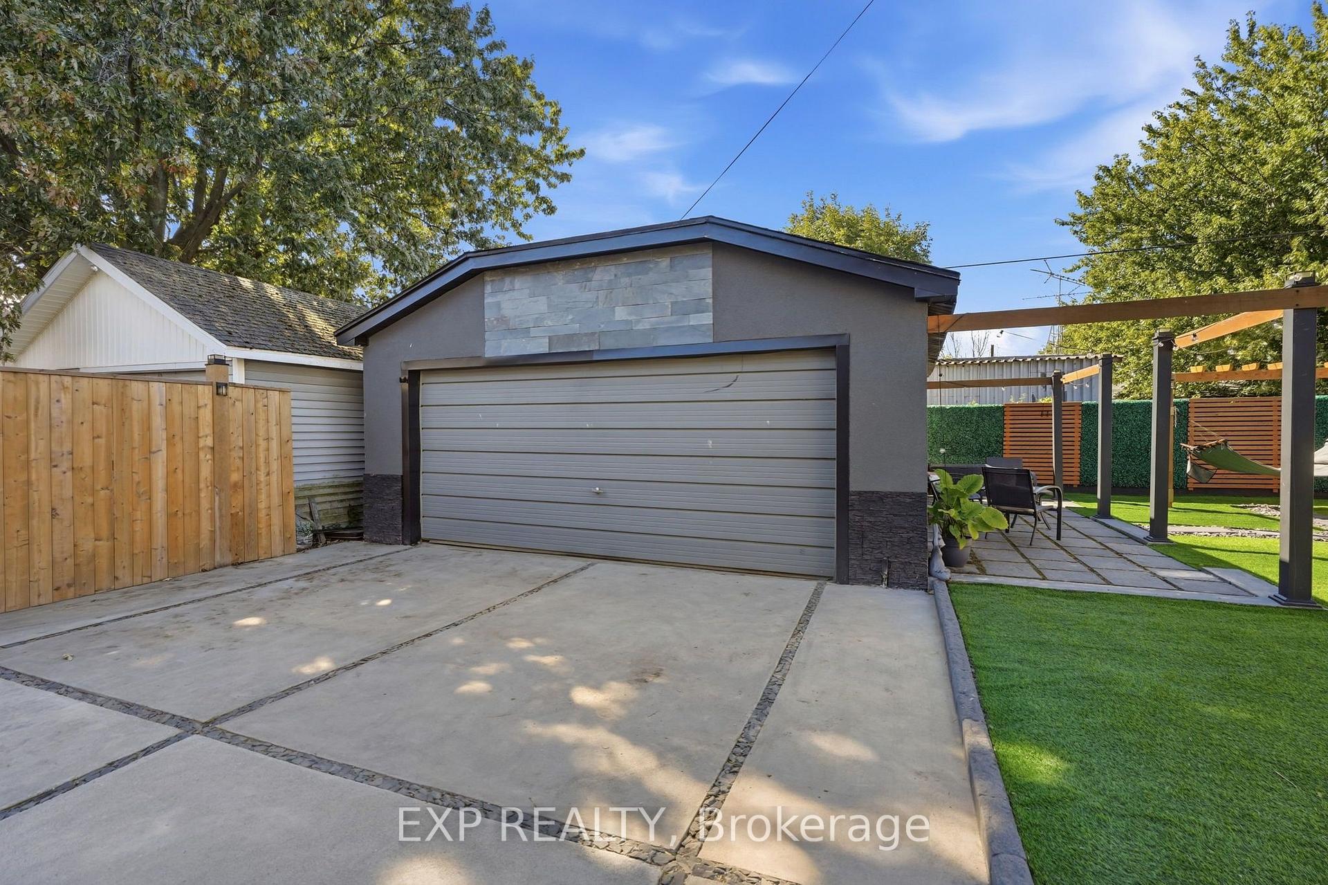 Photo 6 of 249 Wallace Avenue S, Welland, Lincoln/Crowland — HOMEH