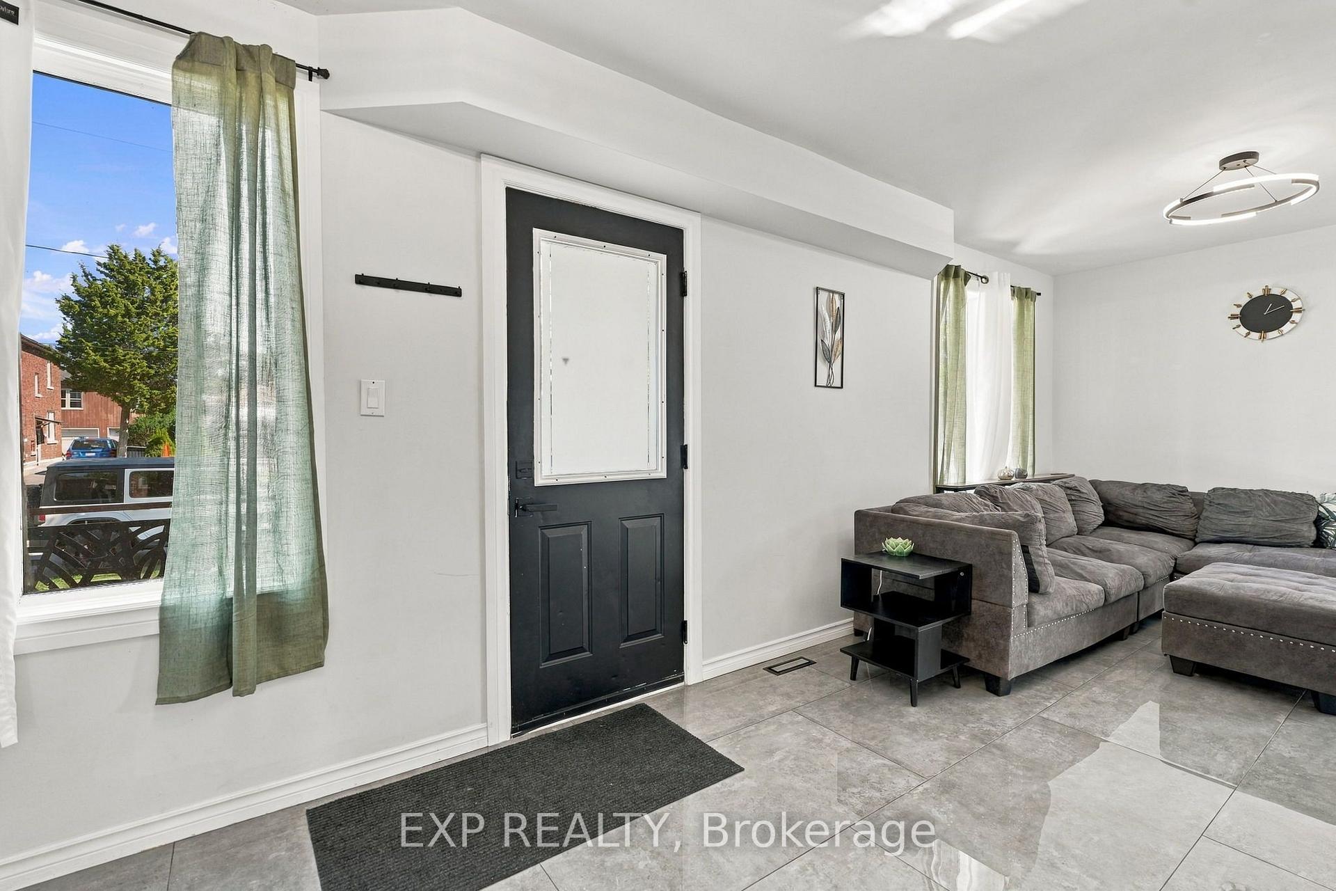 Photo 8 of 249 Wallace Avenue S, Welland, Lincoln/Crowland — HOMEH