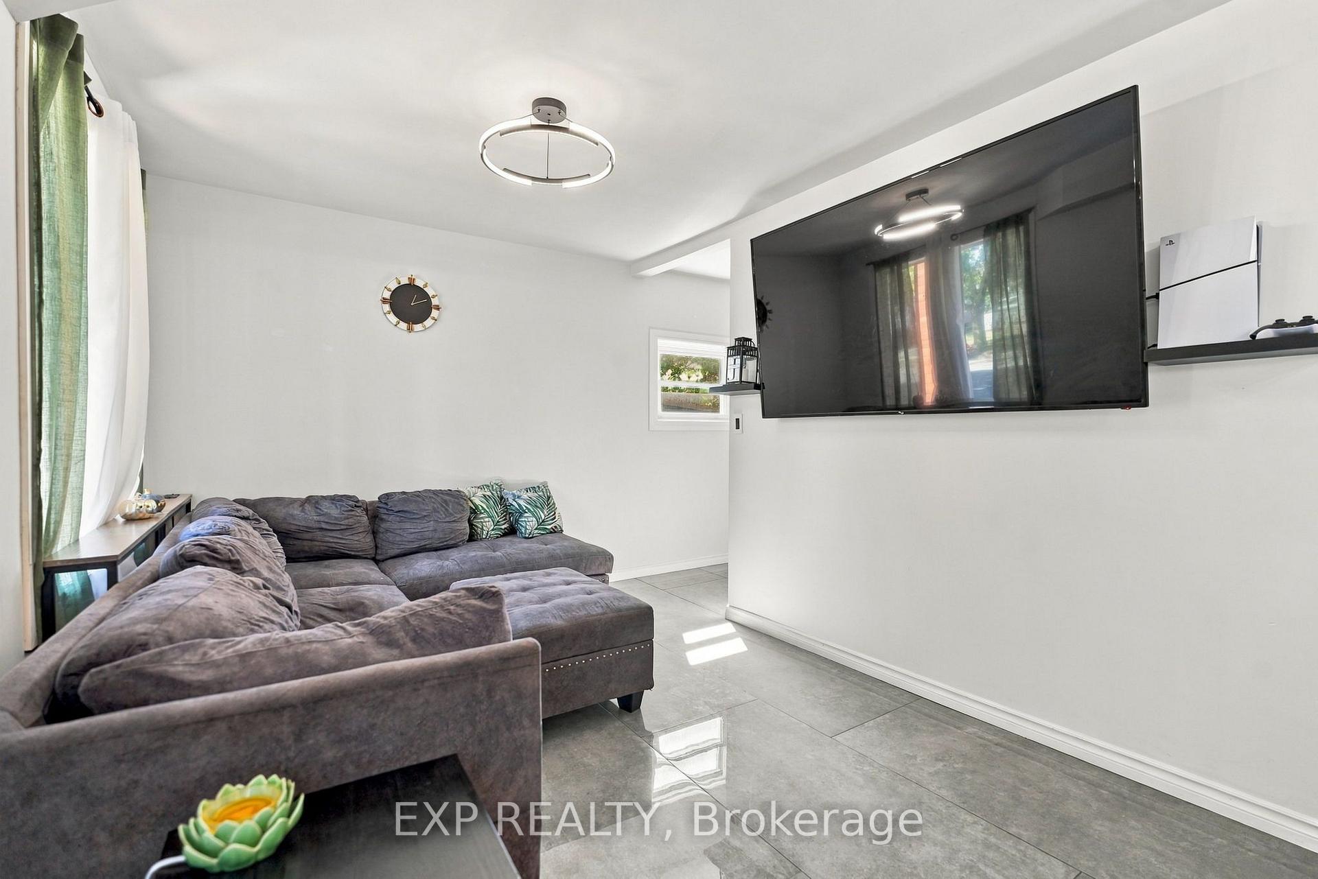 Photo 10 of 249 Wallace Avenue S, Welland, Lincoln/Crowland — HOMEH