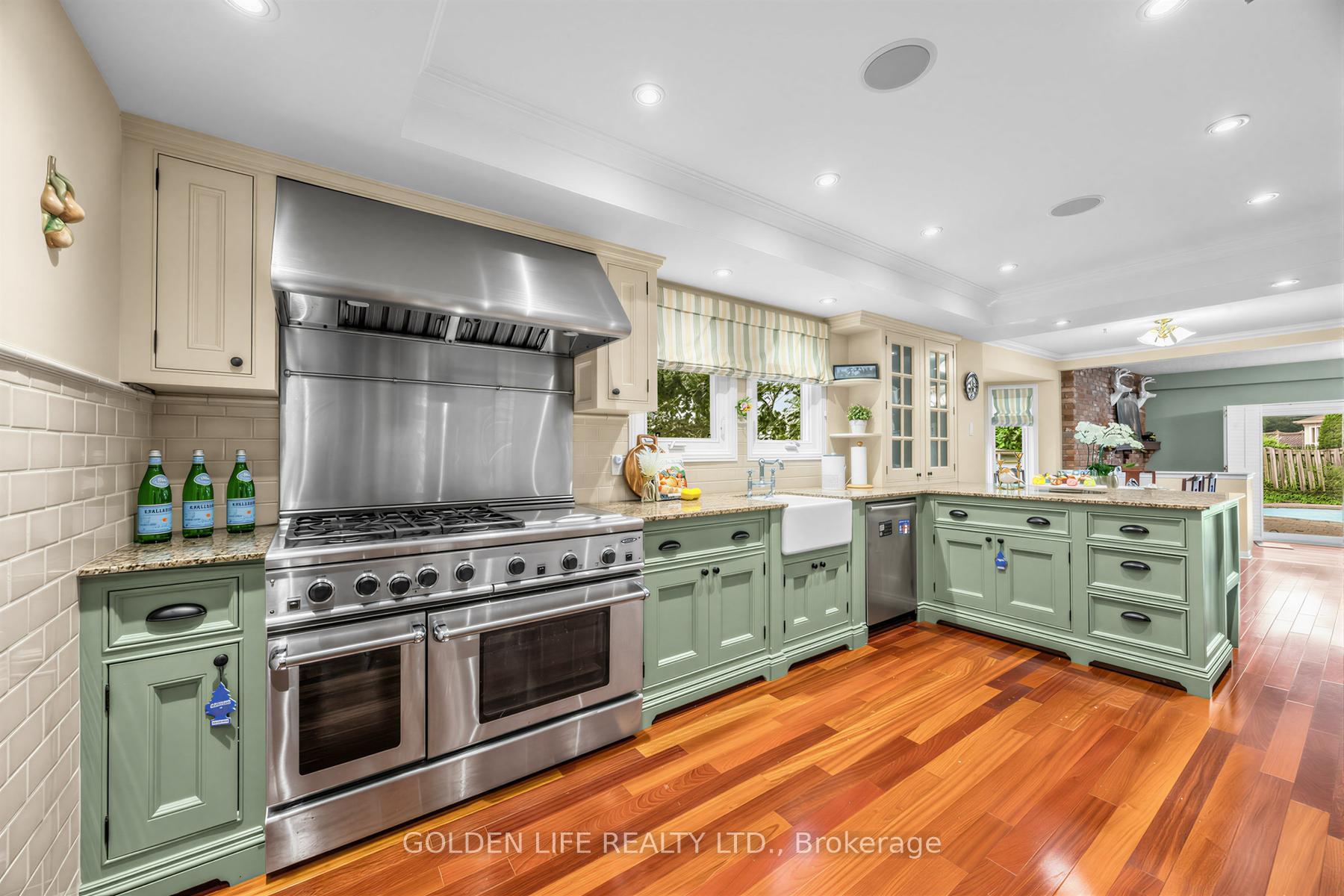 Photo 4 of 62 Longwater Chase, Markham, Unionville — HOMEH