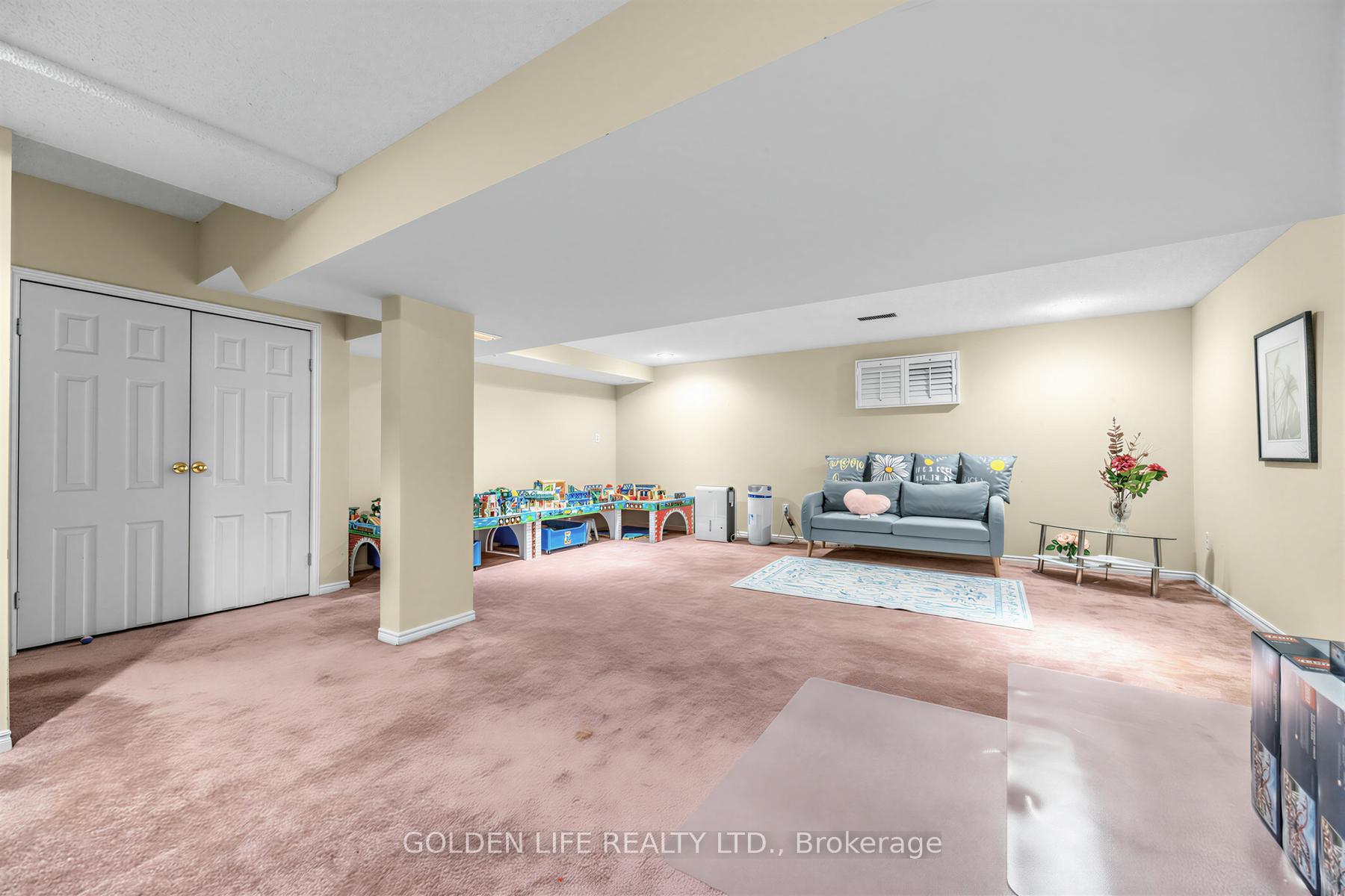Photo 32 of 62 Longwater Chase, Markham, Unionville — HOMEH