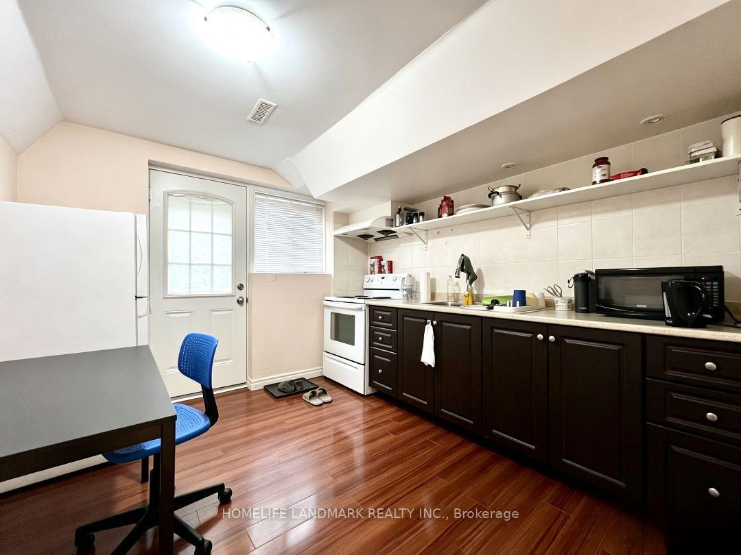 Photo 2 of Unit BSMT, 17 New Havens Way, Markham, Thornhill — HOMEH