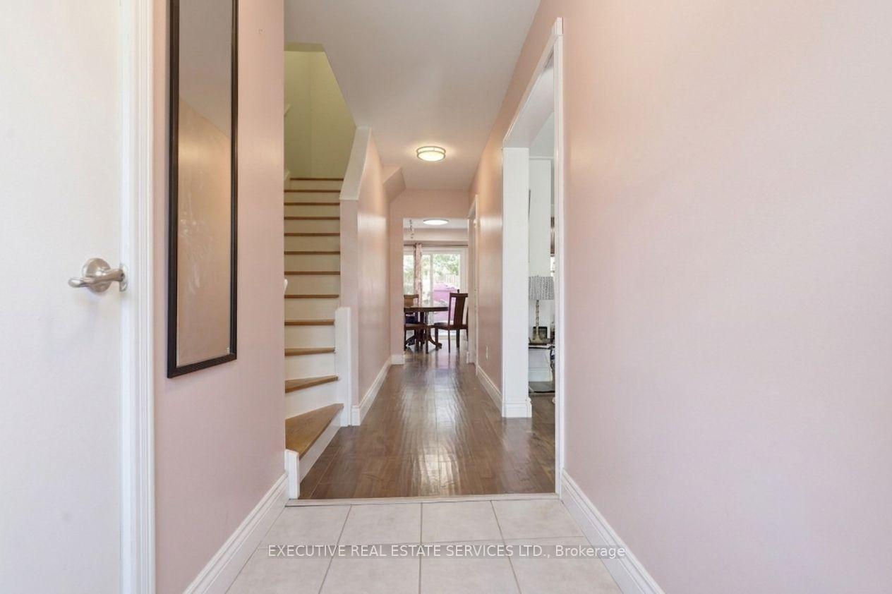 Photo 2 of 60 Chipwood Crescent, Brampton, Madoc — HOMEH