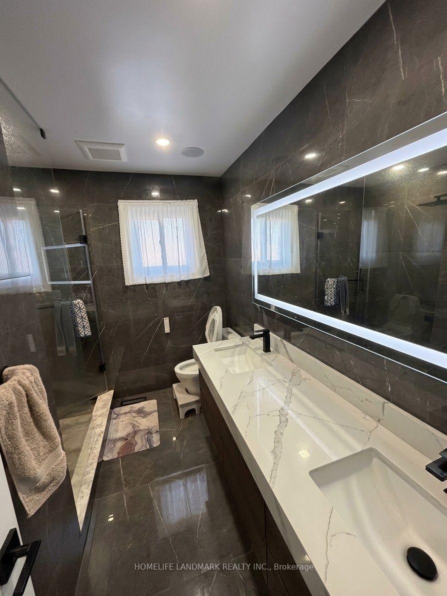Photo 16 of Upper 11 Ravenhill Crescent, Markham, Milliken Mills East — HOMEH