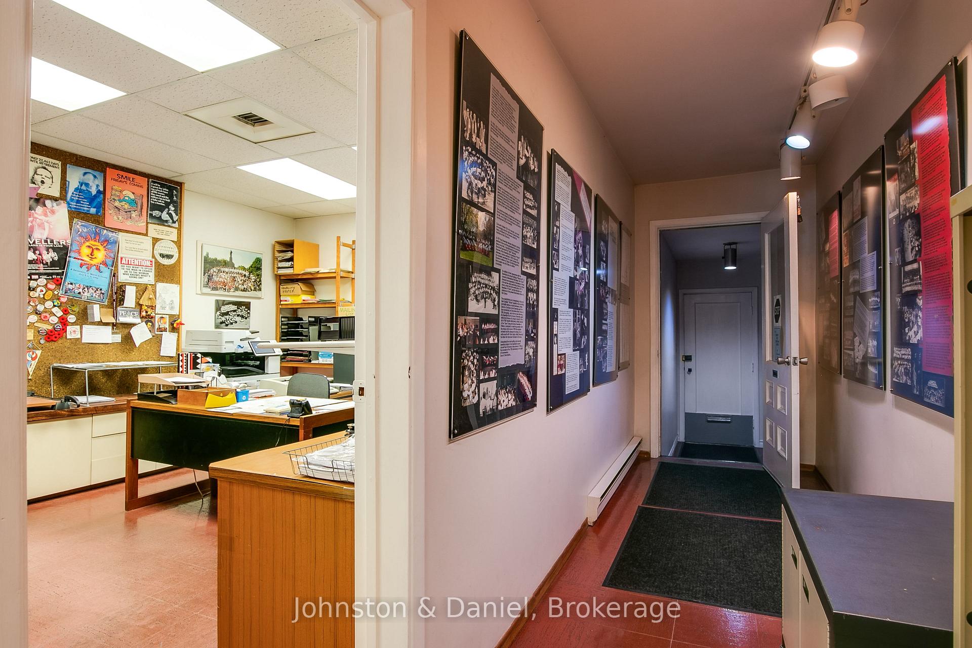 Photo 5 of 626 Bathurst Street, Toronto, Palmerston-Little Italy — HOMEH