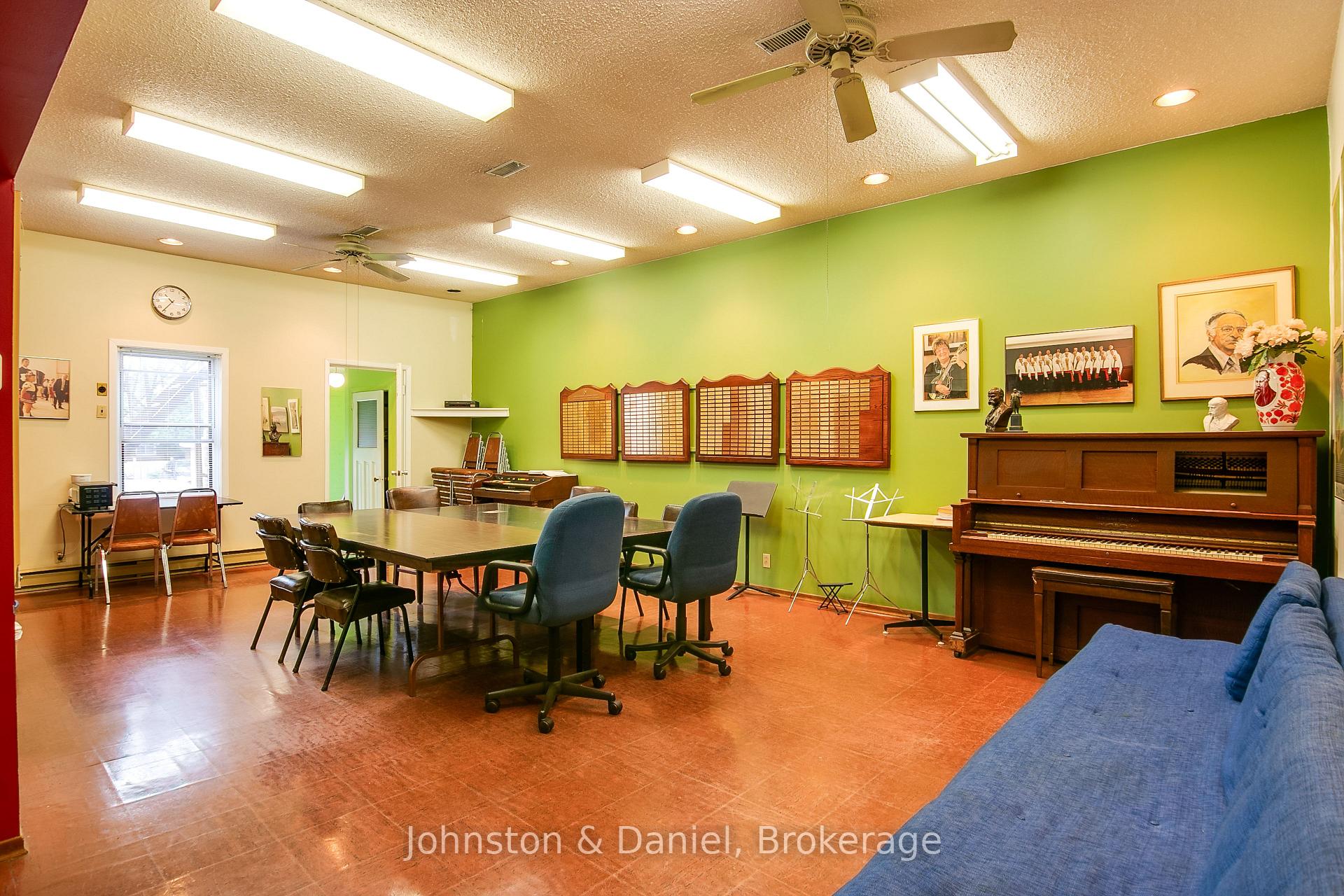 Photo 10 of 626 Bathurst Street, Toronto, Palmerston-Little Italy — HOMEH