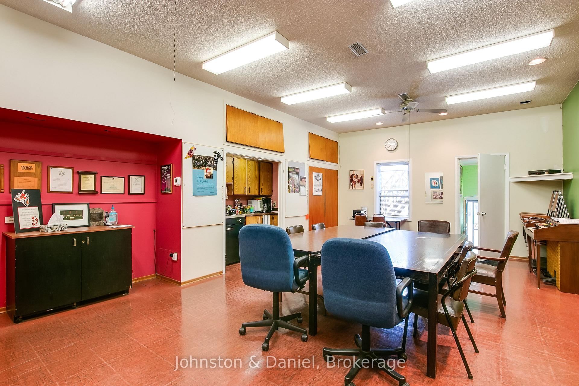 Photo 11 of 626 Bathurst Street, Toronto, Palmerston-Little Italy — HOMEH