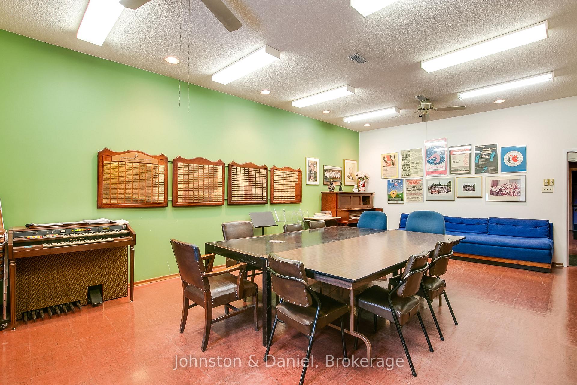 Photo 12 of 626 Bathurst Street, Toronto, Palmerston-Little Italy — HOMEH