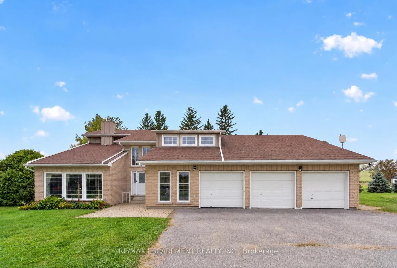 Photo of 7568 Langmaid Road