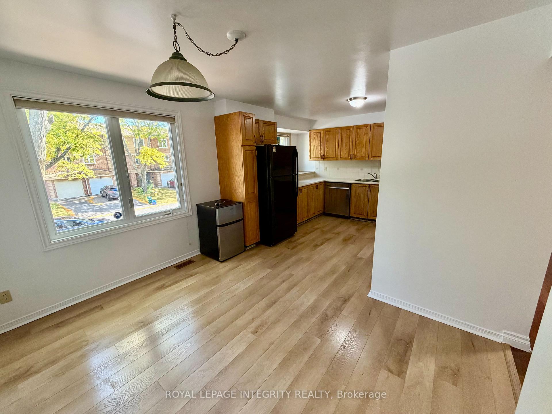 Photo 10 of 46 Arbordale Crescent, Ottawa, Centrepointe — HOMEH