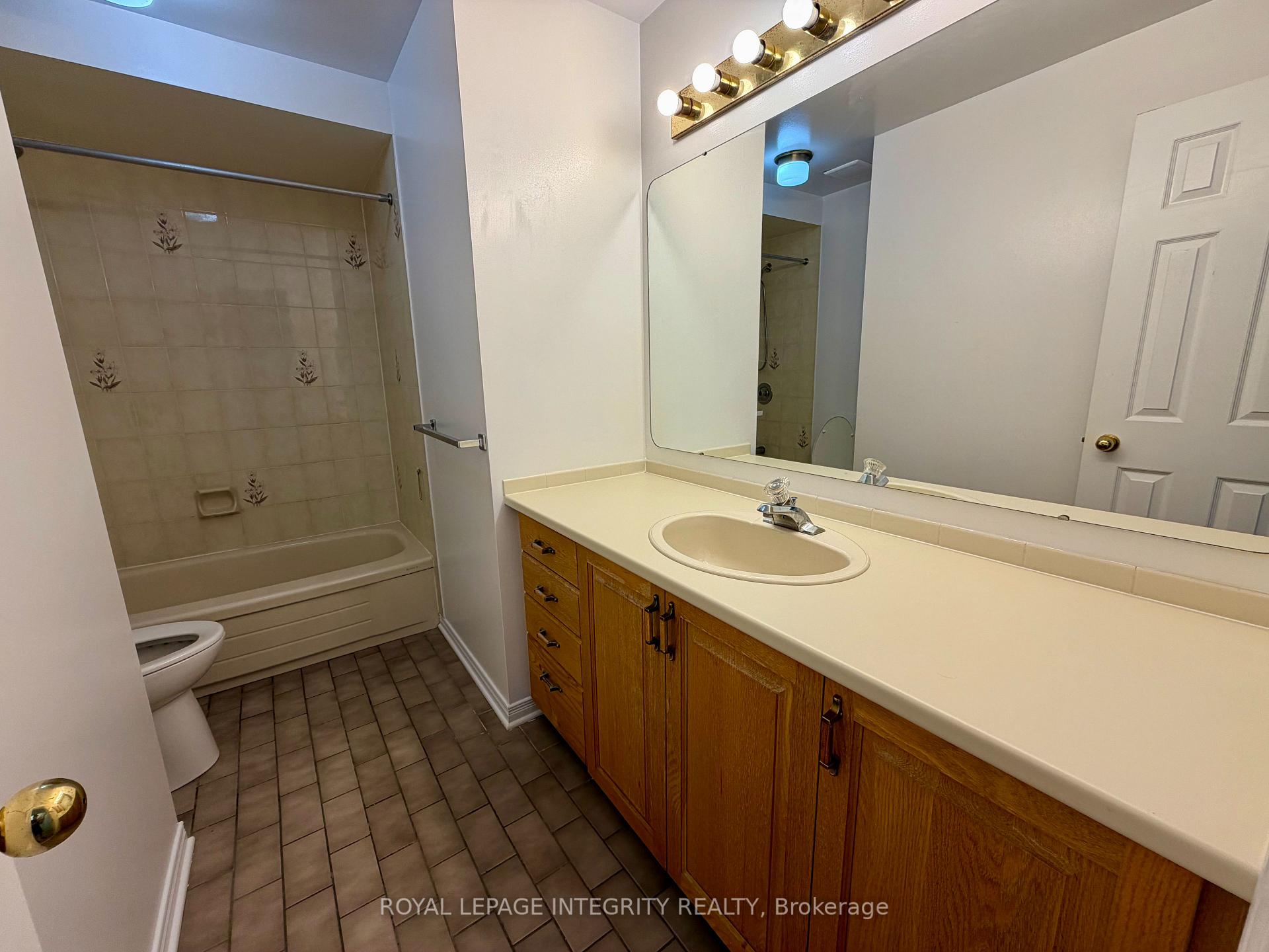 Photo 19 of 46 Arbordale Crescent, Ottawa, Centrepointe — HOMEH