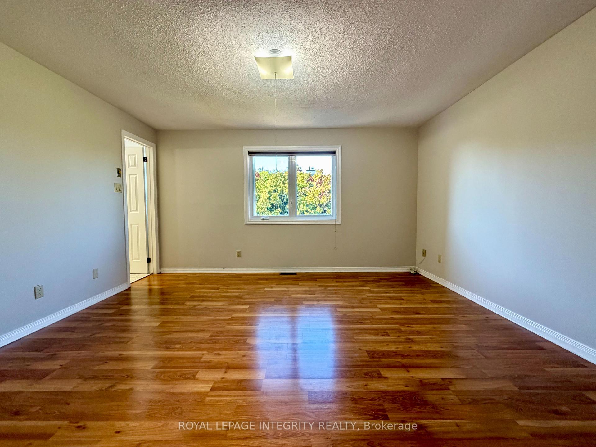 Photo 20 of 46 Arbordale Crescent, Ottawa, Centrepointe — HOMEH