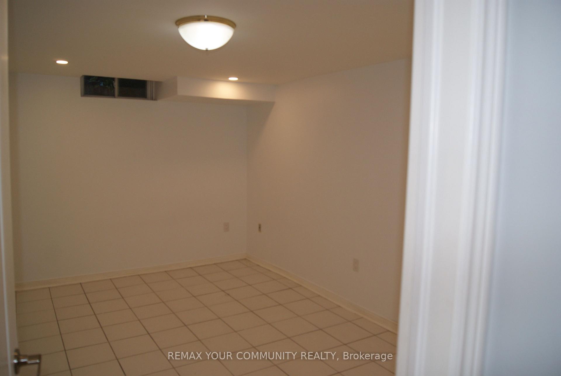 Photo 7 of 53 Lamar Street, Vaughan, Maple — HOMEH