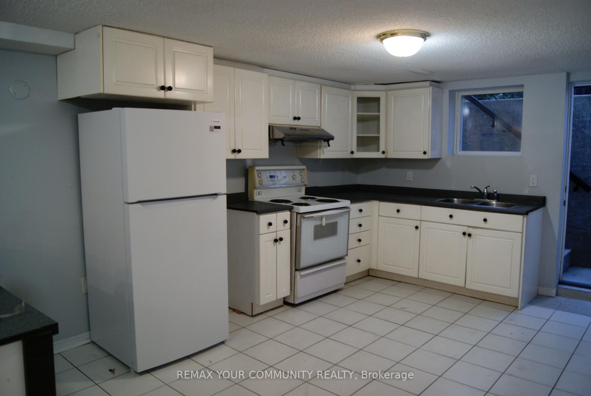 Photo 5 of 53 Lamar Street, Vaughan, Maple — HOMEH