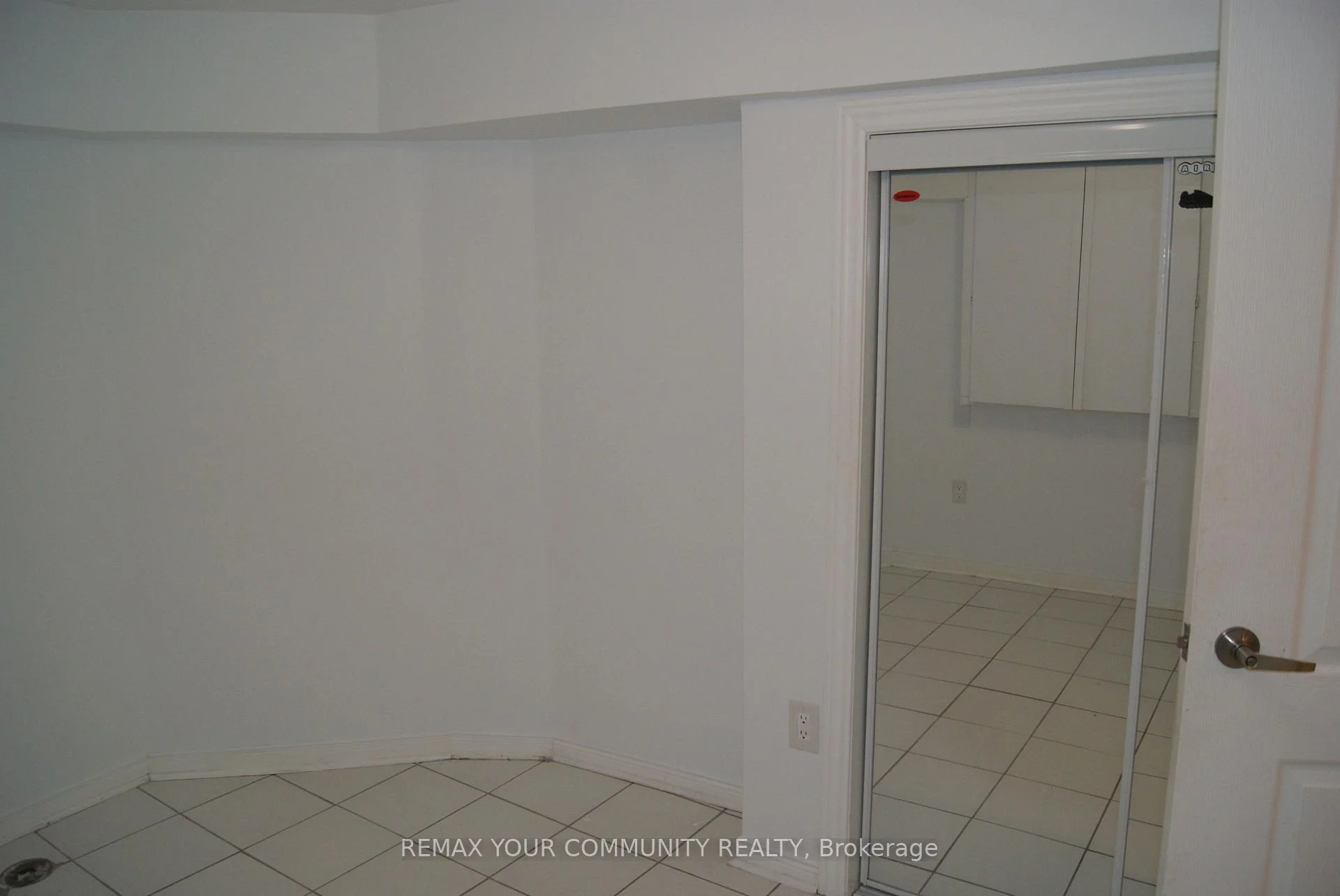 Photo 11 of 53 Lamar Street, Vaughan, Maple — HOMEH