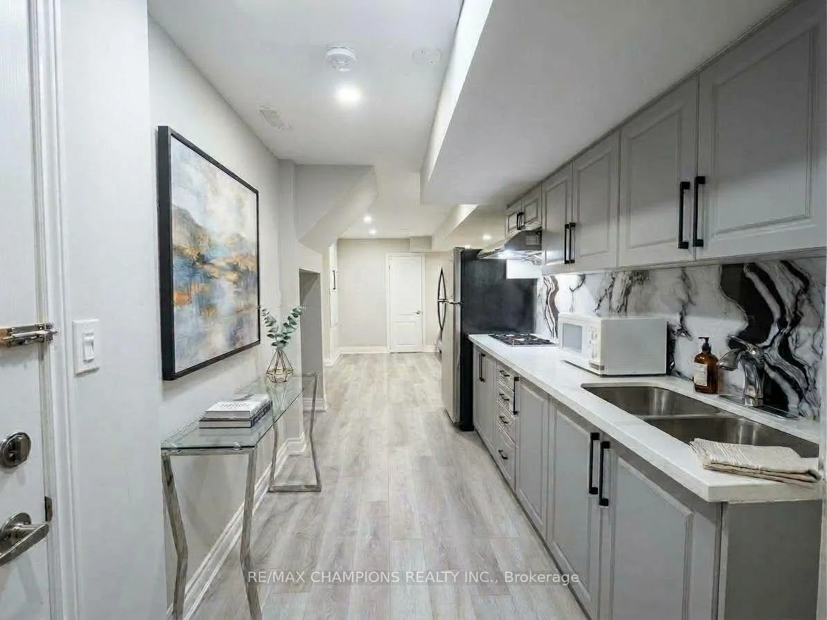 Photo 4 of Unit Bsmt-1, 13 Black Diamond Crescent, Brampton, Credit Valley — HOMEH