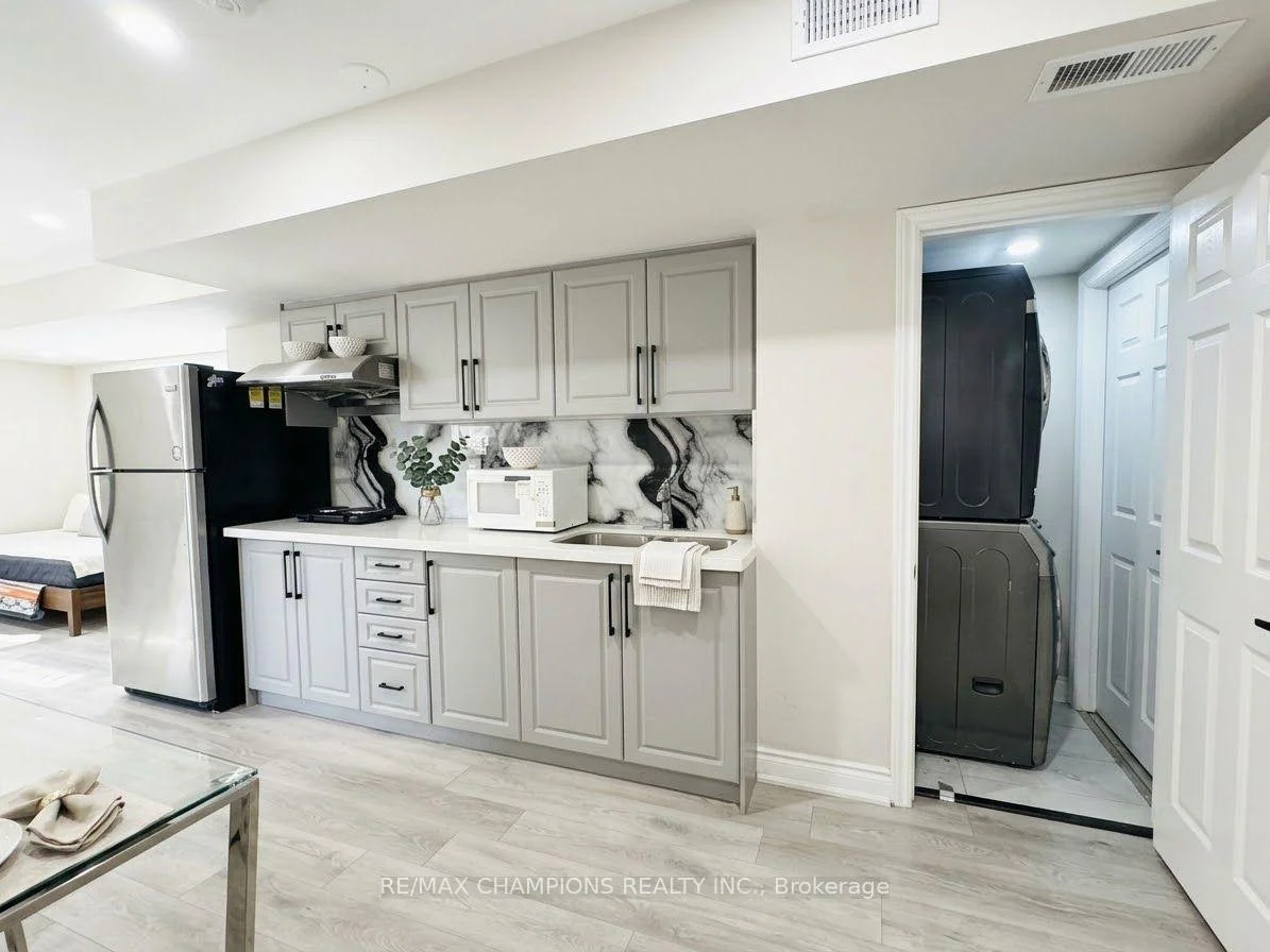 Photo 7 of Unit Bsmt-1, 13 Black Diamond Crescent, Brampton, Credit Valley — HOMEH