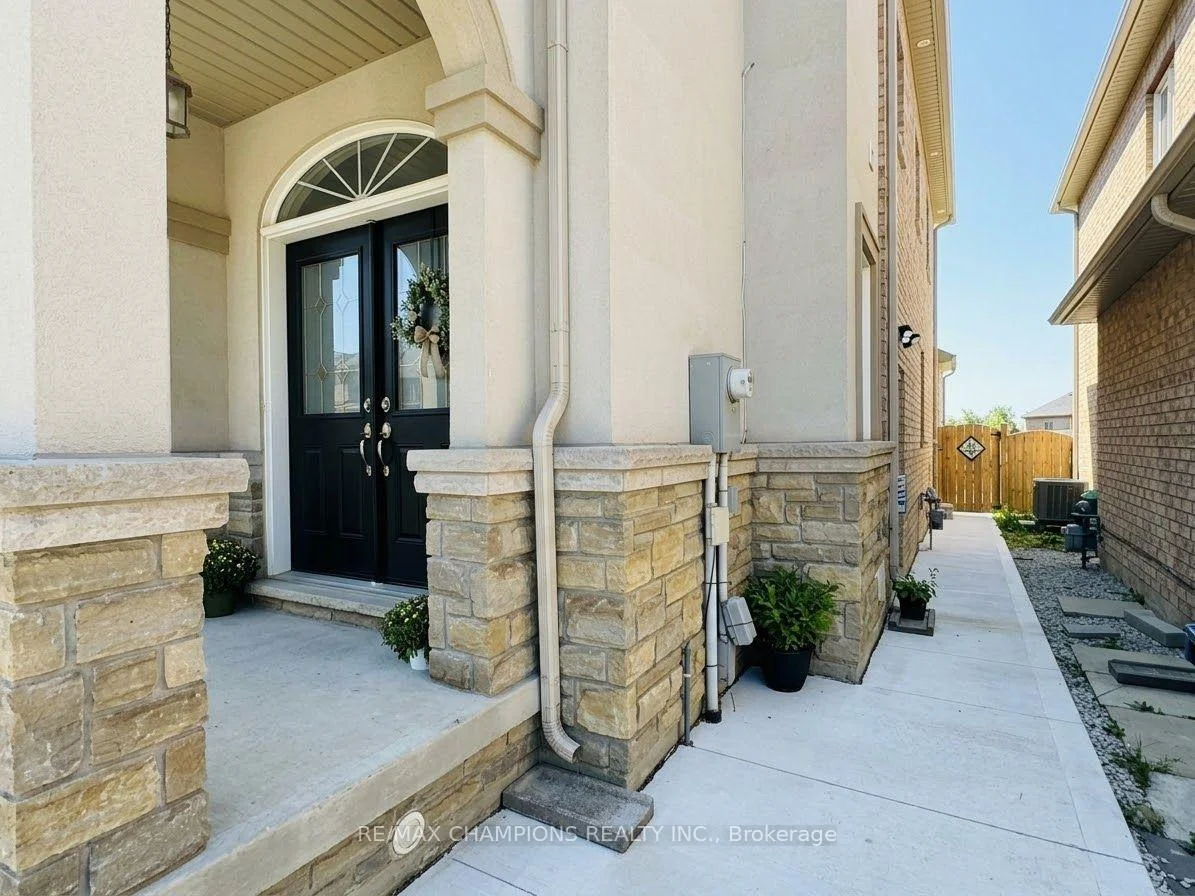Photo 11 of Unit Bsmt-1, 13 Black Diamond Crescent, Brampton, Credit Valley — HOMEH