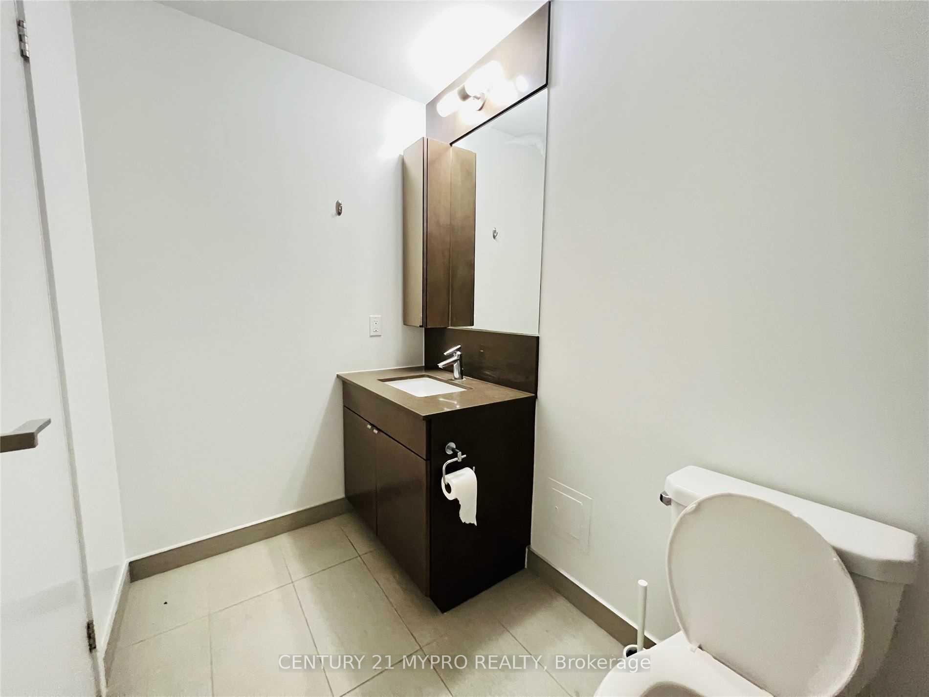 Photo 13 of Unit 2209, 89 Dunfield Avenue, Toronto, Mount Pleasant West — HOMEH