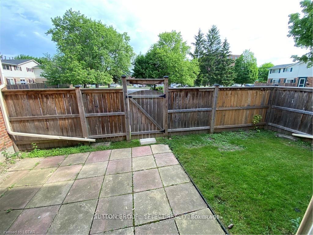 Photo 6 of 93 Conway Drive, London, South X — HOMEH
