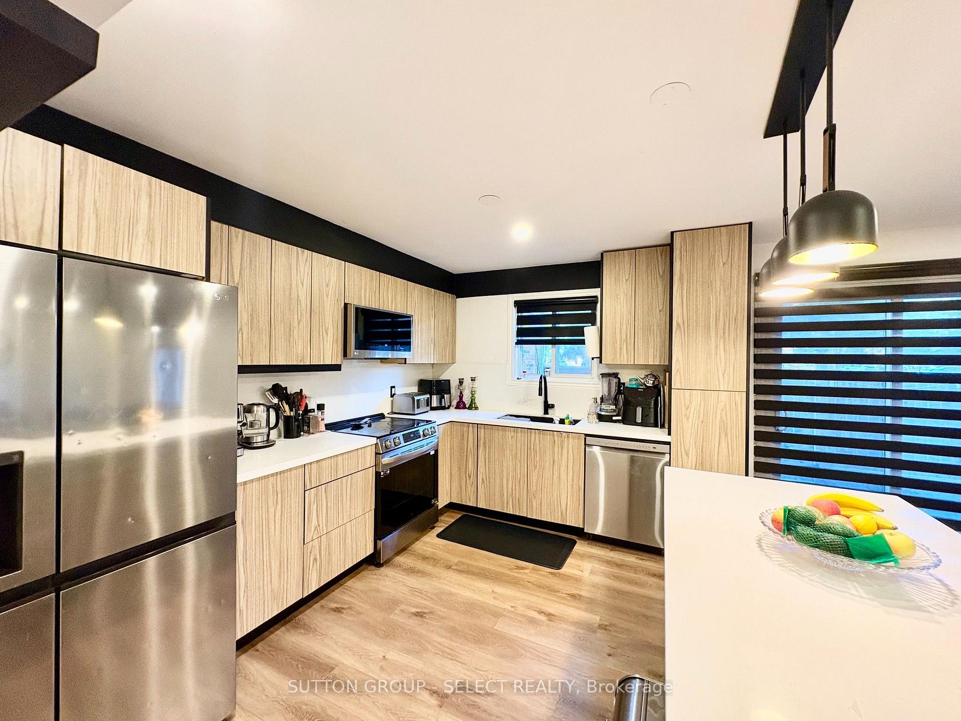 Photo 10 of 93 Conway Drive, London, South X — HOMEH