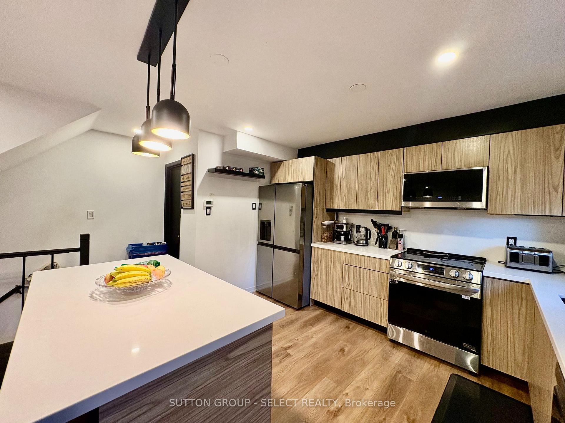 Photo 11 of 93 Conway Drive, London, South X — HOMEH
