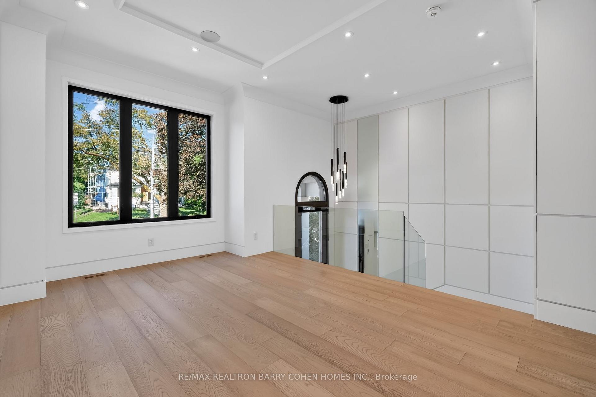 Photo 3 of 119 Glengrove Avenue W, Toronto, Lawrence Park South — HOMEH