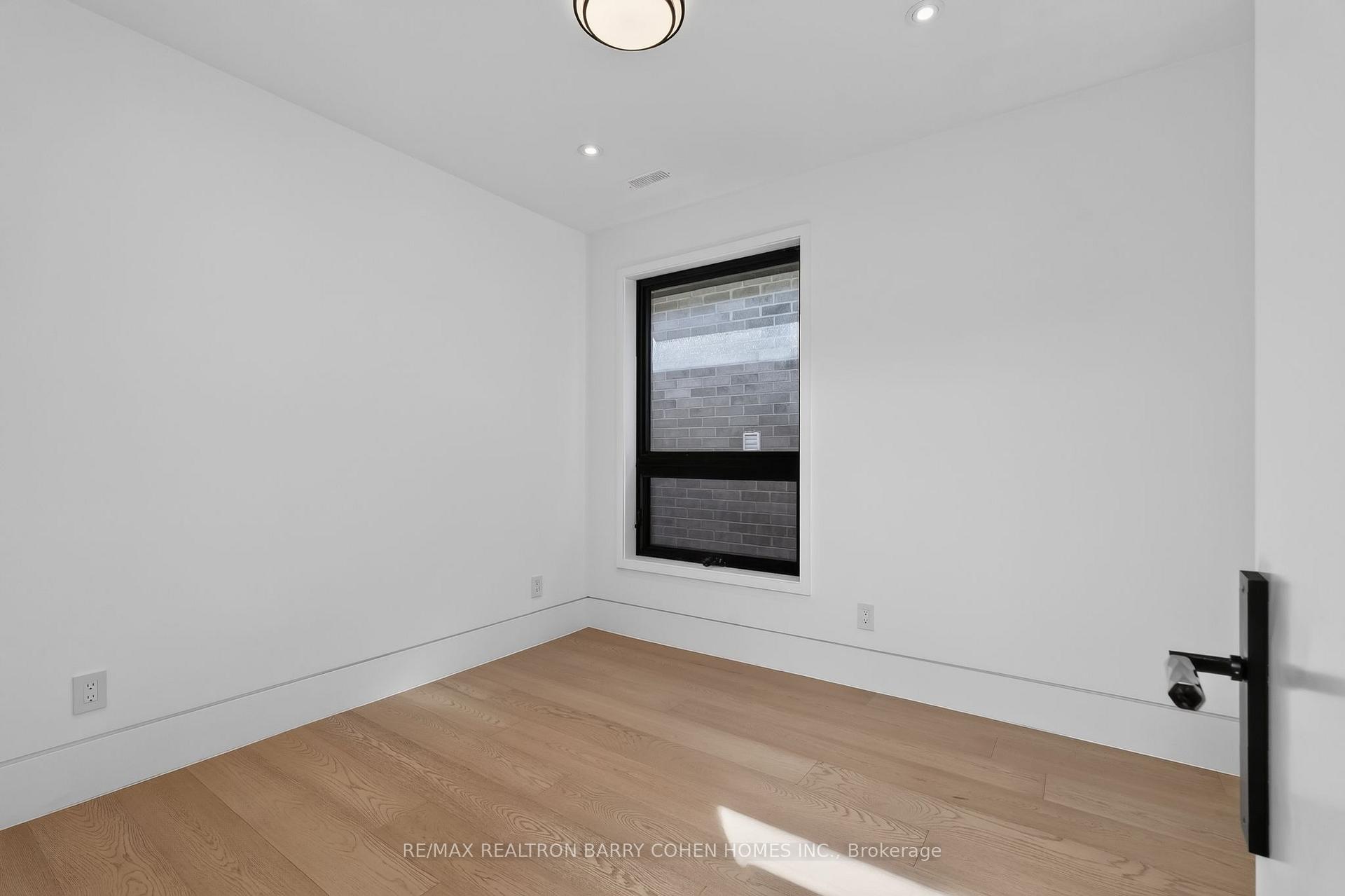 Photo 32 of 119 Glengrove Avenue W, Toronto, Lawrence Park South — HOMEH