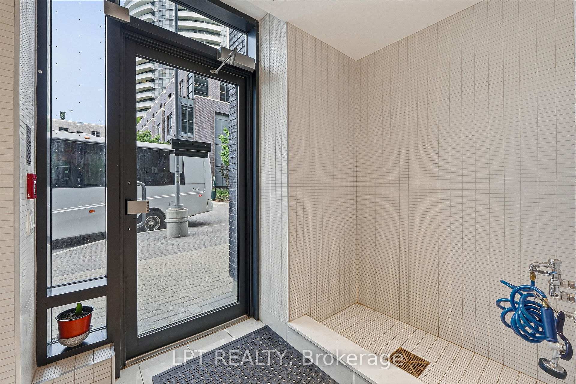 Photo 29 of Unit 709, 10 Gibbs Road, Etobicoke, Islington-City Centre West — HOMEH