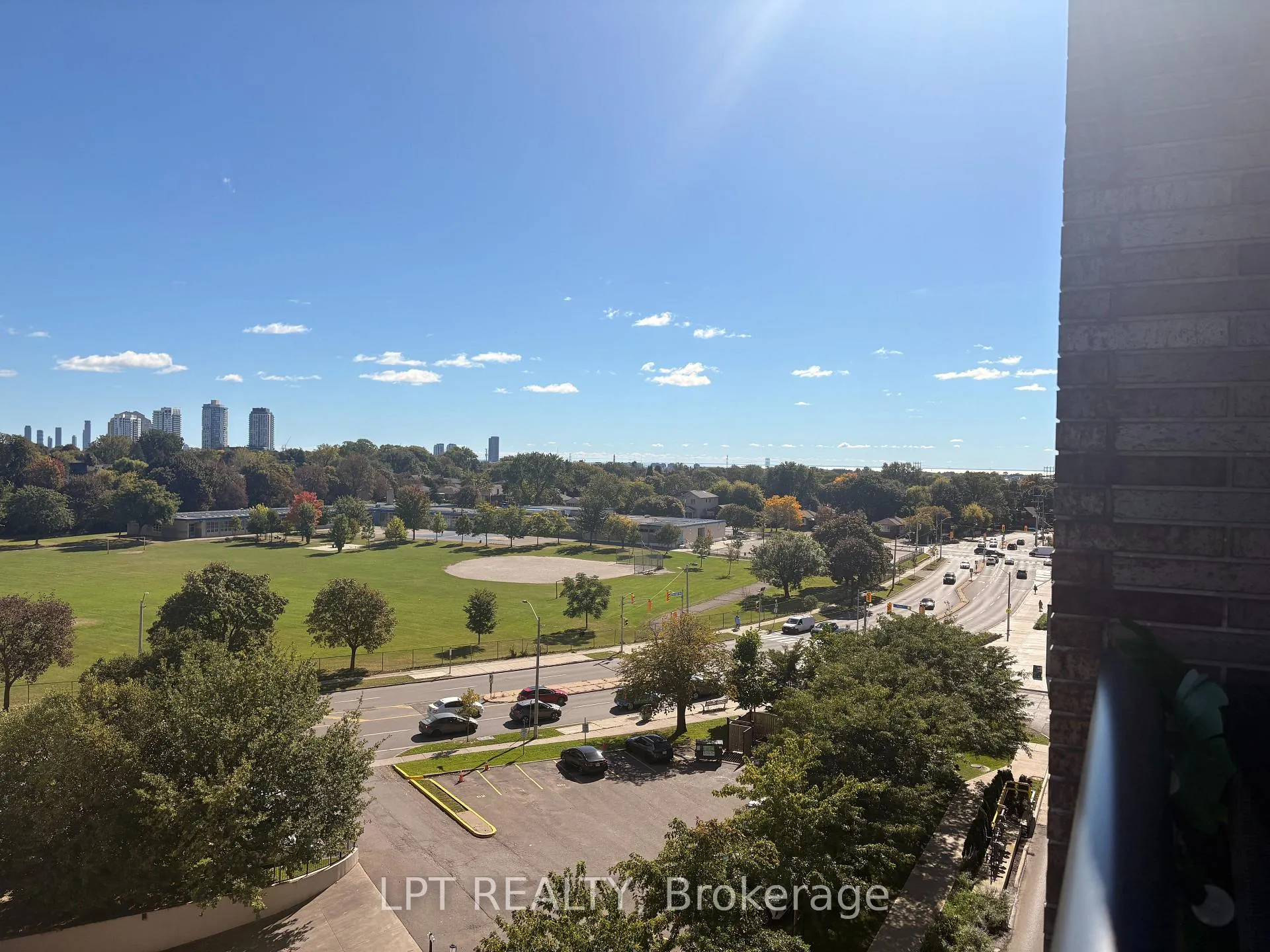 Photo 6 of Unit 709, 10 Gibbs Road, Etobicoke, Islington-City Centre West — HOMEH