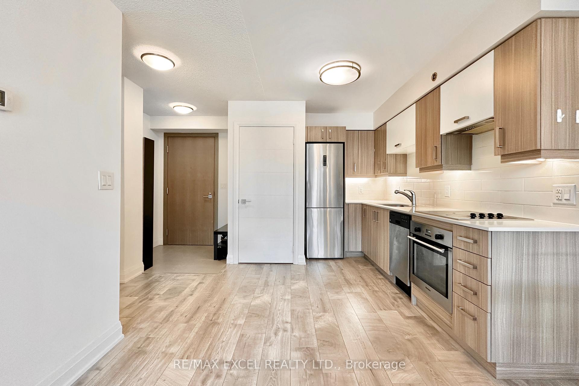 Photo 7 of Unit 703, 18 Uptown Drive, Markham, Unionville — HOMEH