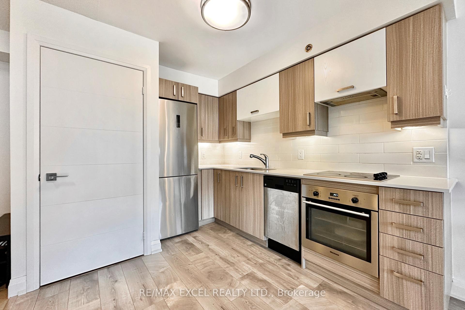 Photo 8 of Unit 703, 18 Uptown Drive, Markham, Unionville — HOMEH