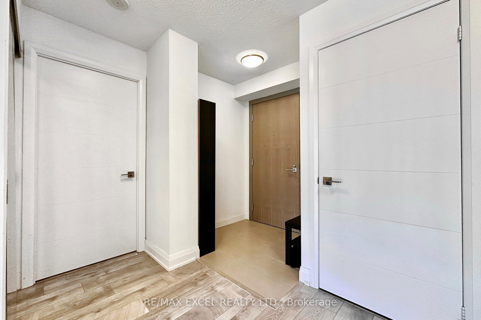 Photo 13 of Unit 703, 18 Uptown Drive, Markham, Unionville — HOMEH