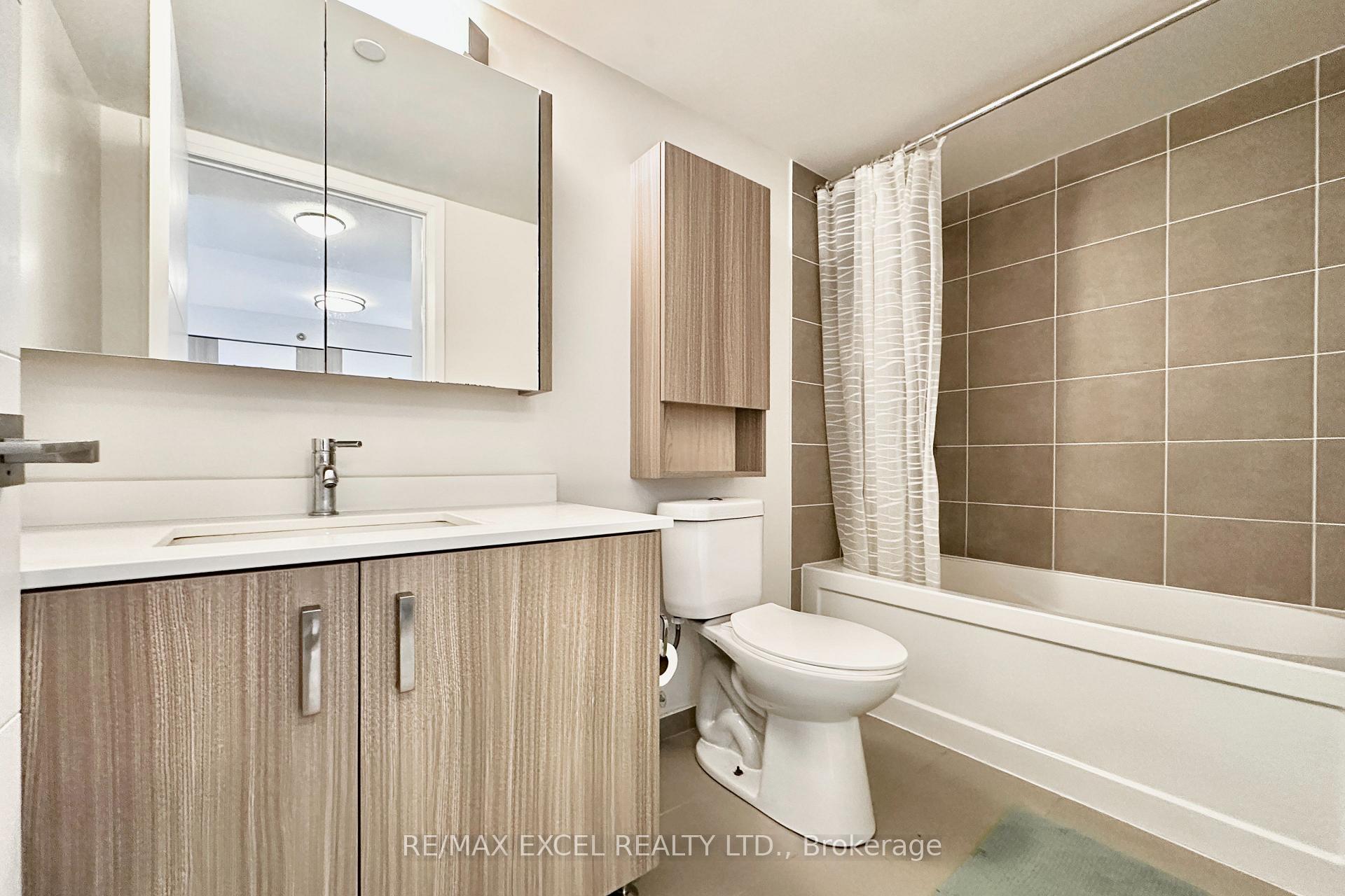 Photo 18 of Unit 703, 18 Uptown Drive, Markham, Unionville — HOMEH