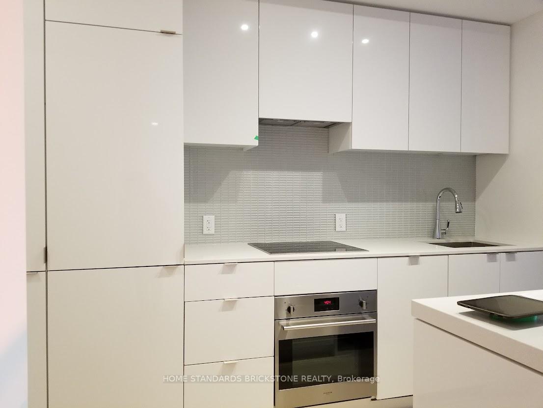 Photo 2 of Unit 4713, 7 Grenville Street, Toronto, Bay Street Corridor — HOMEH