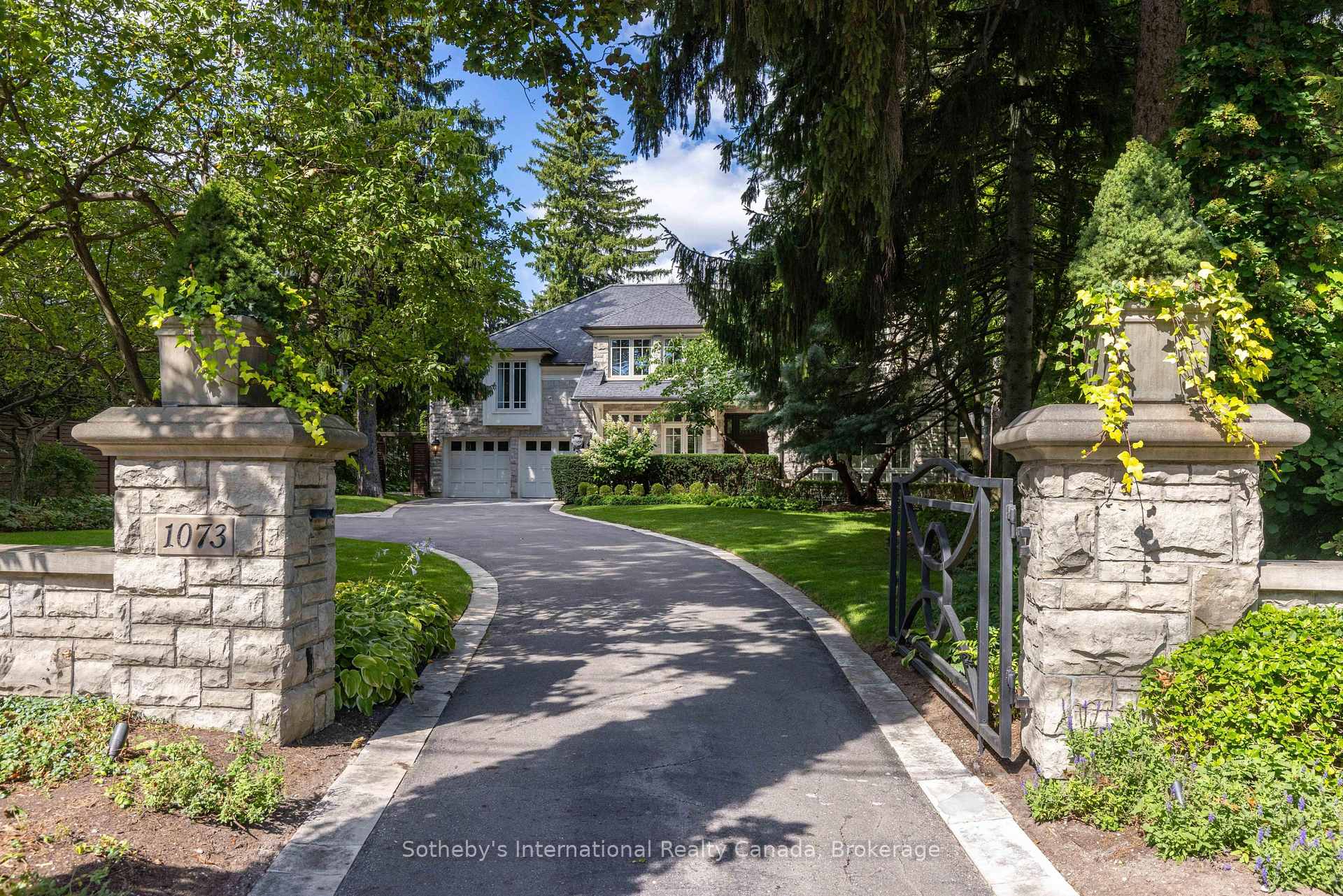 Photo 2 of 1073 Lakeshore Road E, Oakville, Morrison — HOMEH