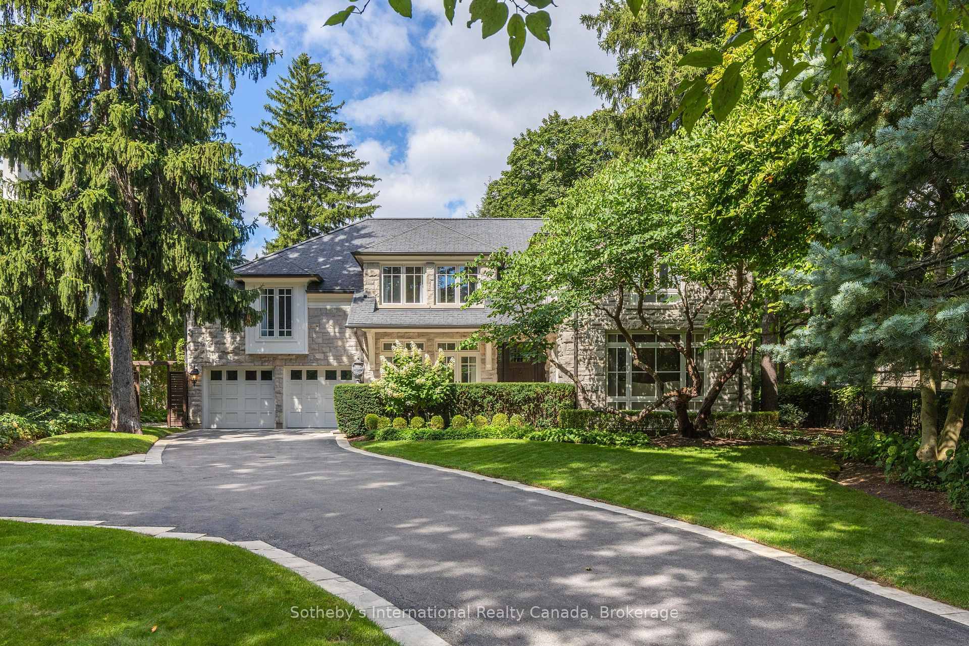 Photo 3 of 1073 Lakeshore Road E, Oakville, Morrison — HOMEH