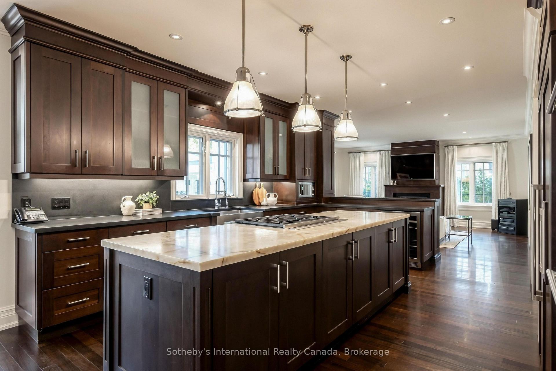 Photo 8 of 1073 Lakeshore Road E, Oakville, Morrison — HOMEH