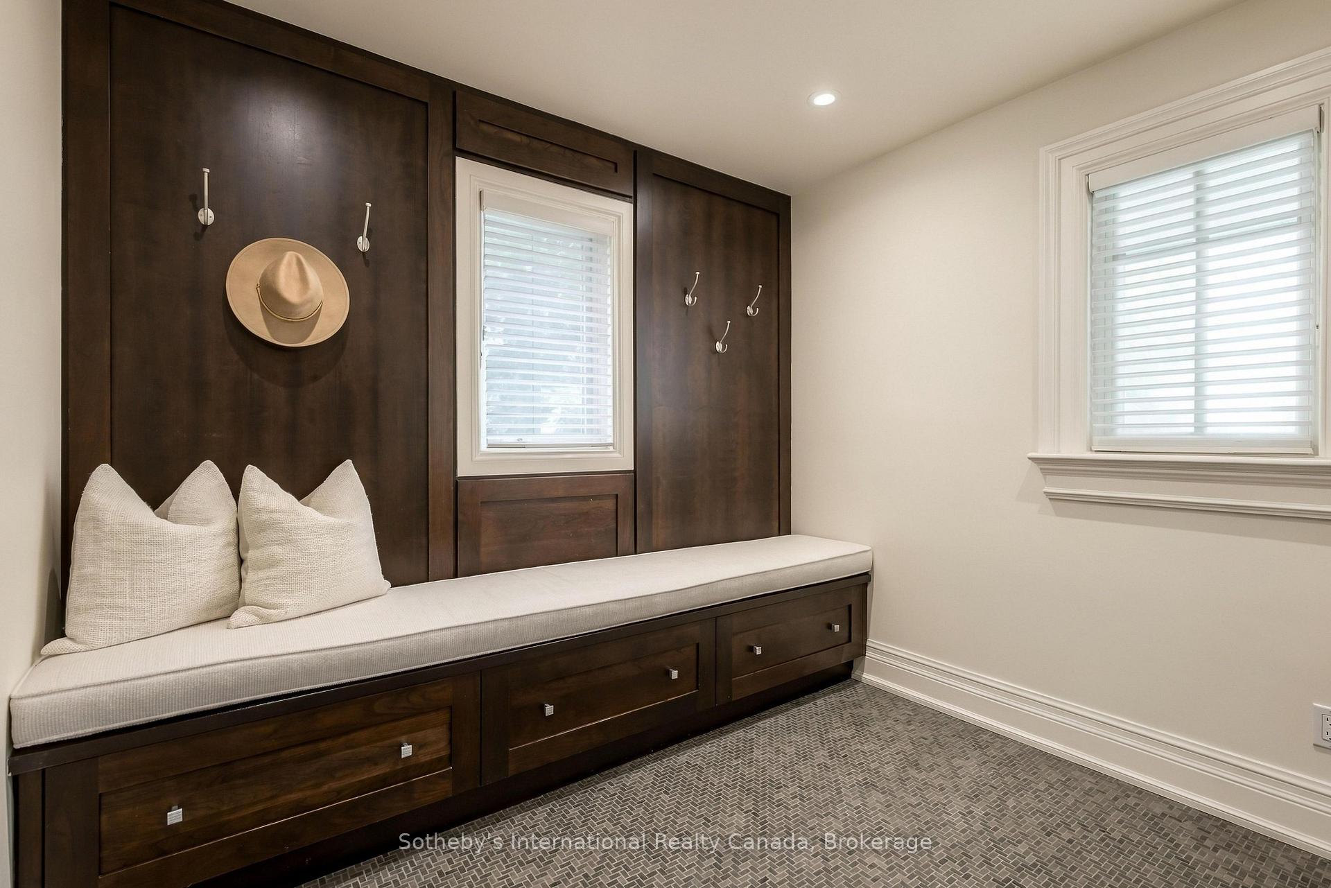 Photo 20 of 1073 Lakeshore Road E, Oakville, Morrison — HOMEH
