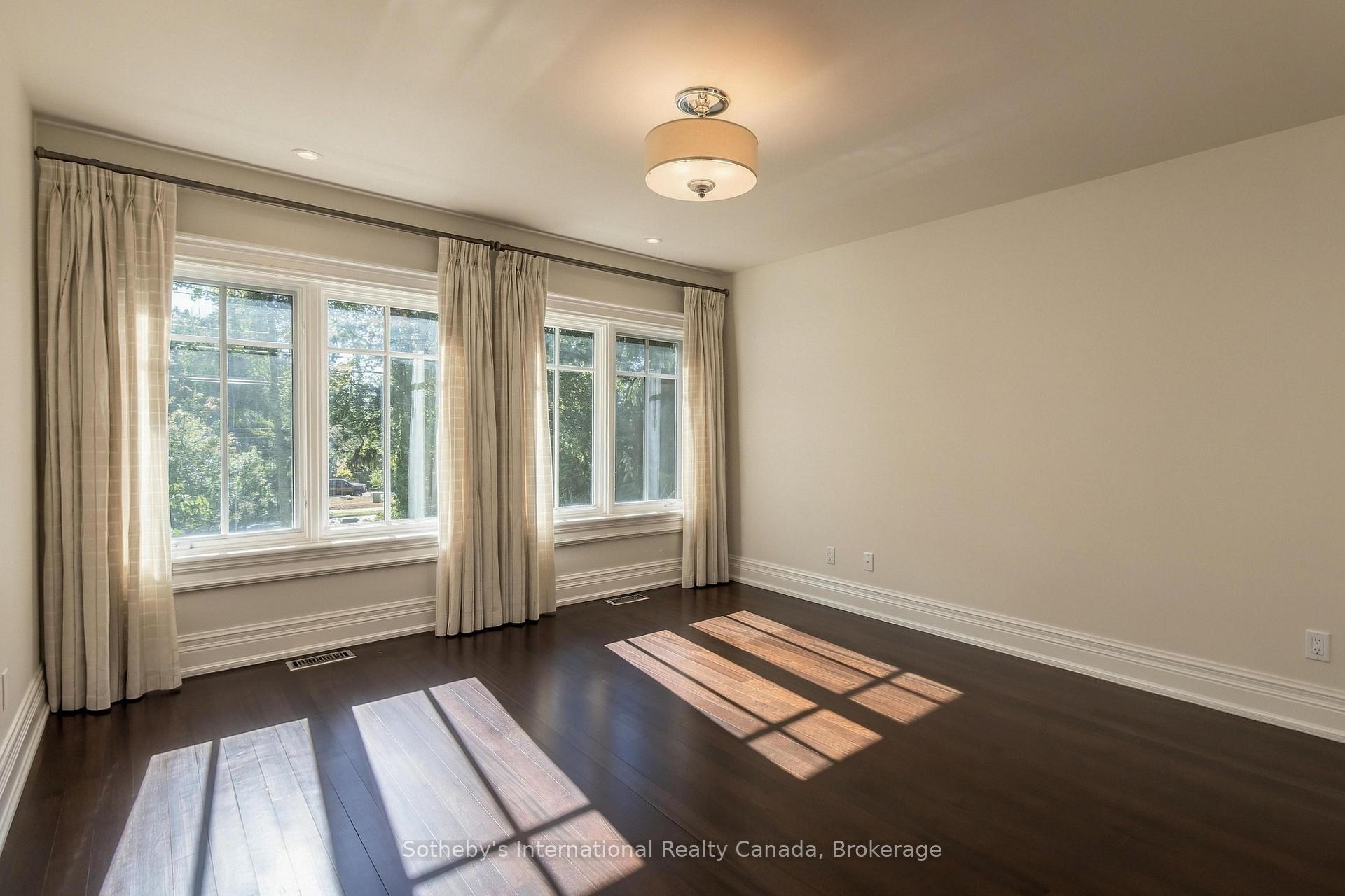 Photo 33 of 1073 Lakeshore Road E, Oakville, Morrison — HOMEH