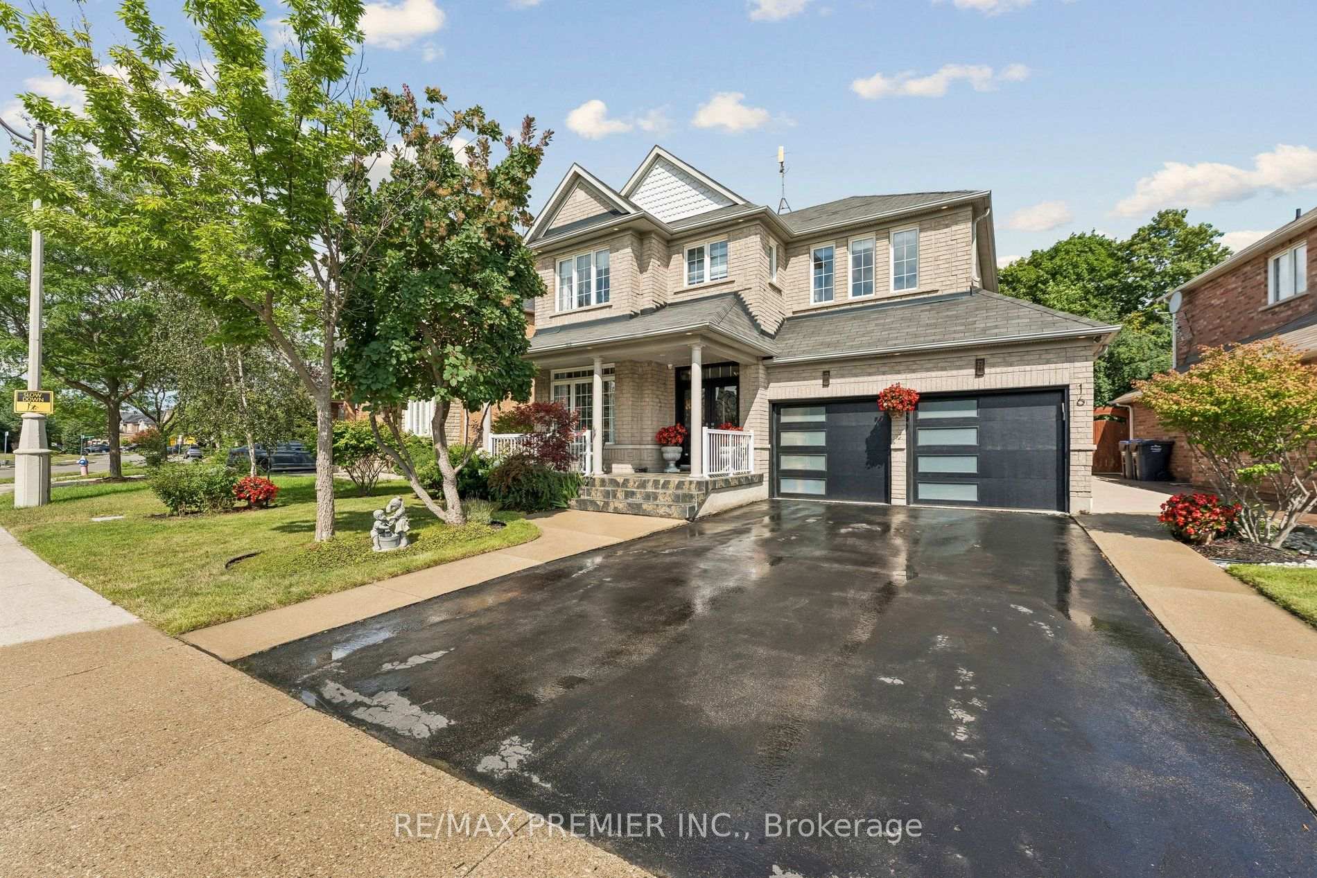 Photo 1 of 16 Rockstep Court, Brampton, Sandringham-Wellington — HOMEH