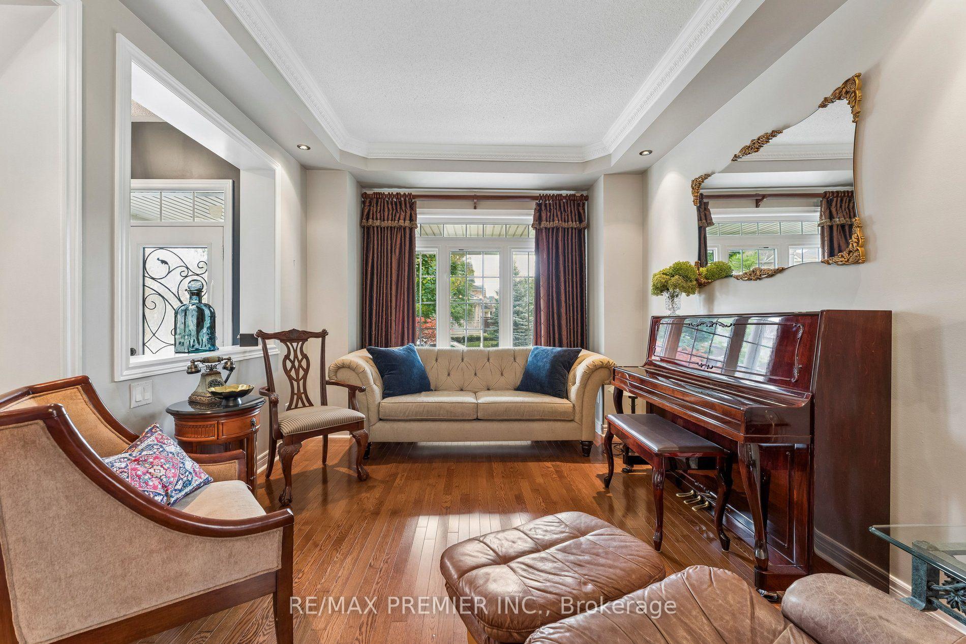 Photo 5 of 16 Rockstep Court, Brampton, Sandringham-Wellington — HOMEH
