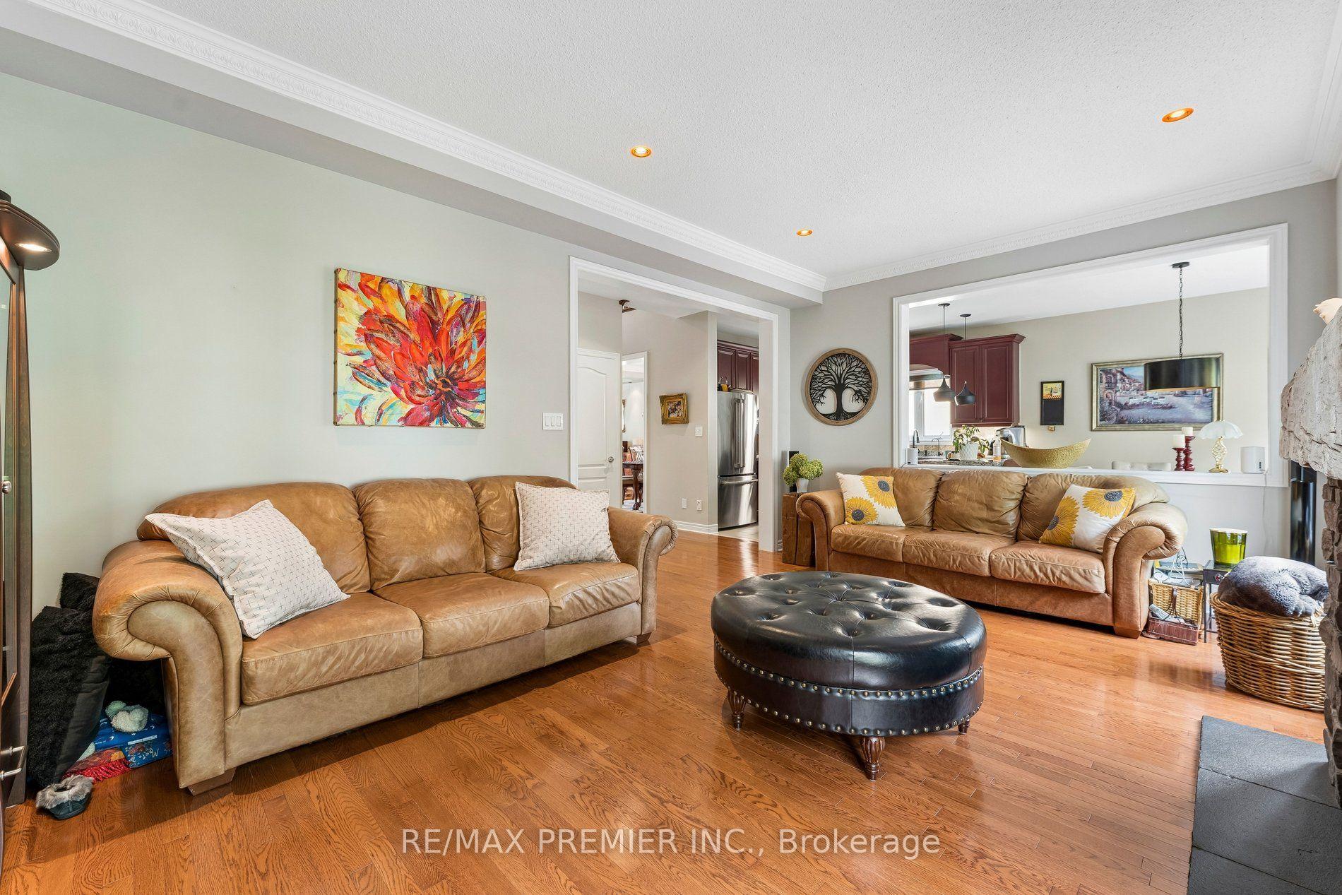 Photo 14 of 16 Rockstep Court, Brampton, Sandringham-Wellington — HOMEH