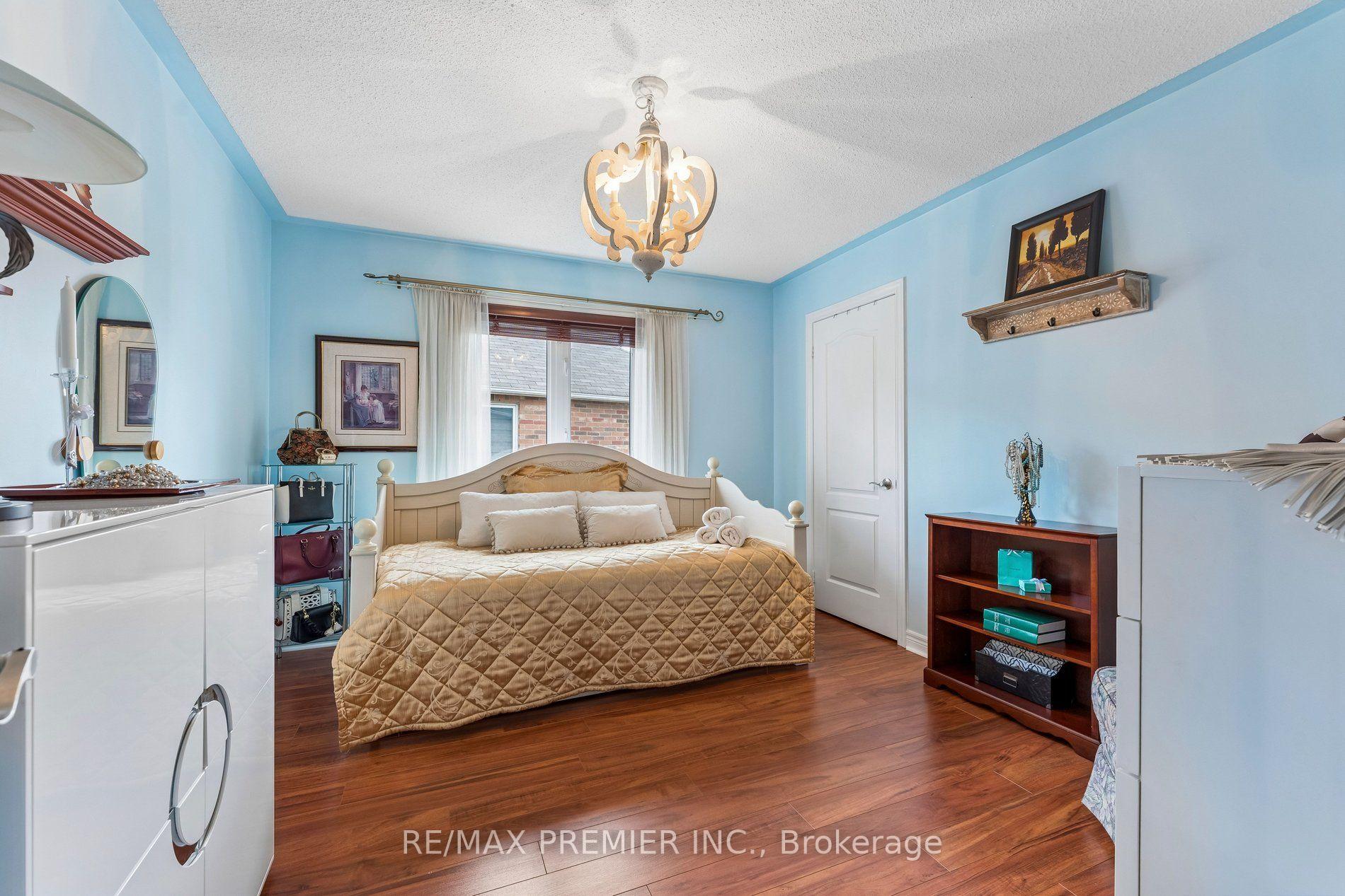 Photo 25 of 16 Rockstep Court, Brampton, Sandringham-Wellington — HOMEH