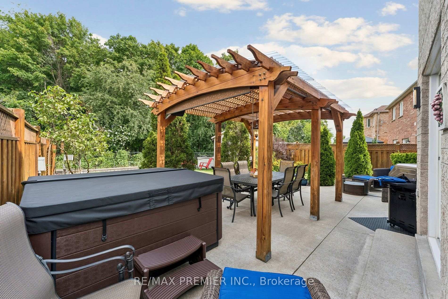 Photo 40 of 16 Rockstep Court, Brampton, Sandringham-Wellington — HOMEH