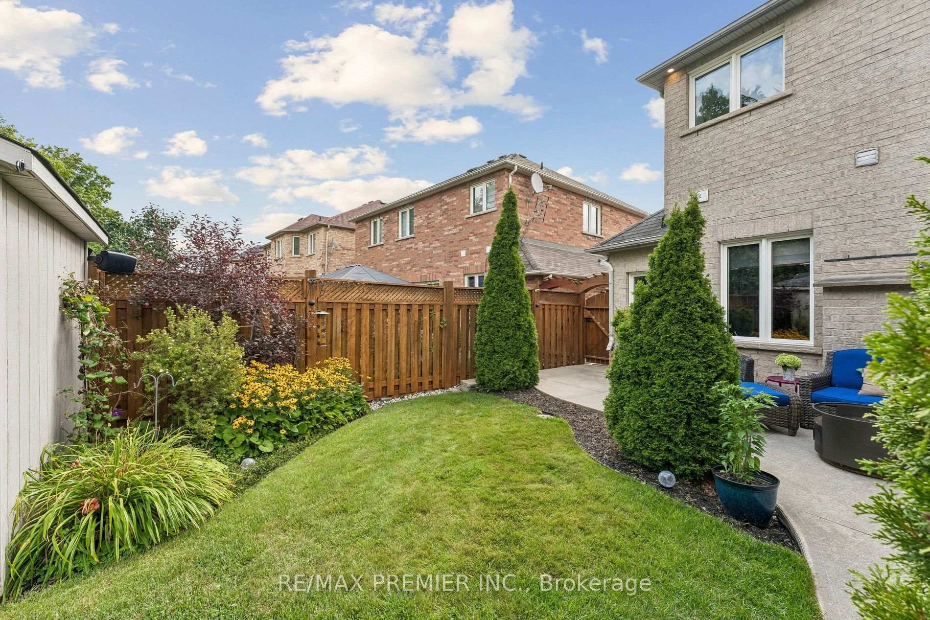 Photo 44 of 16 Rockstep Court, Brampton, Sandringham-Wellington — HOMEH